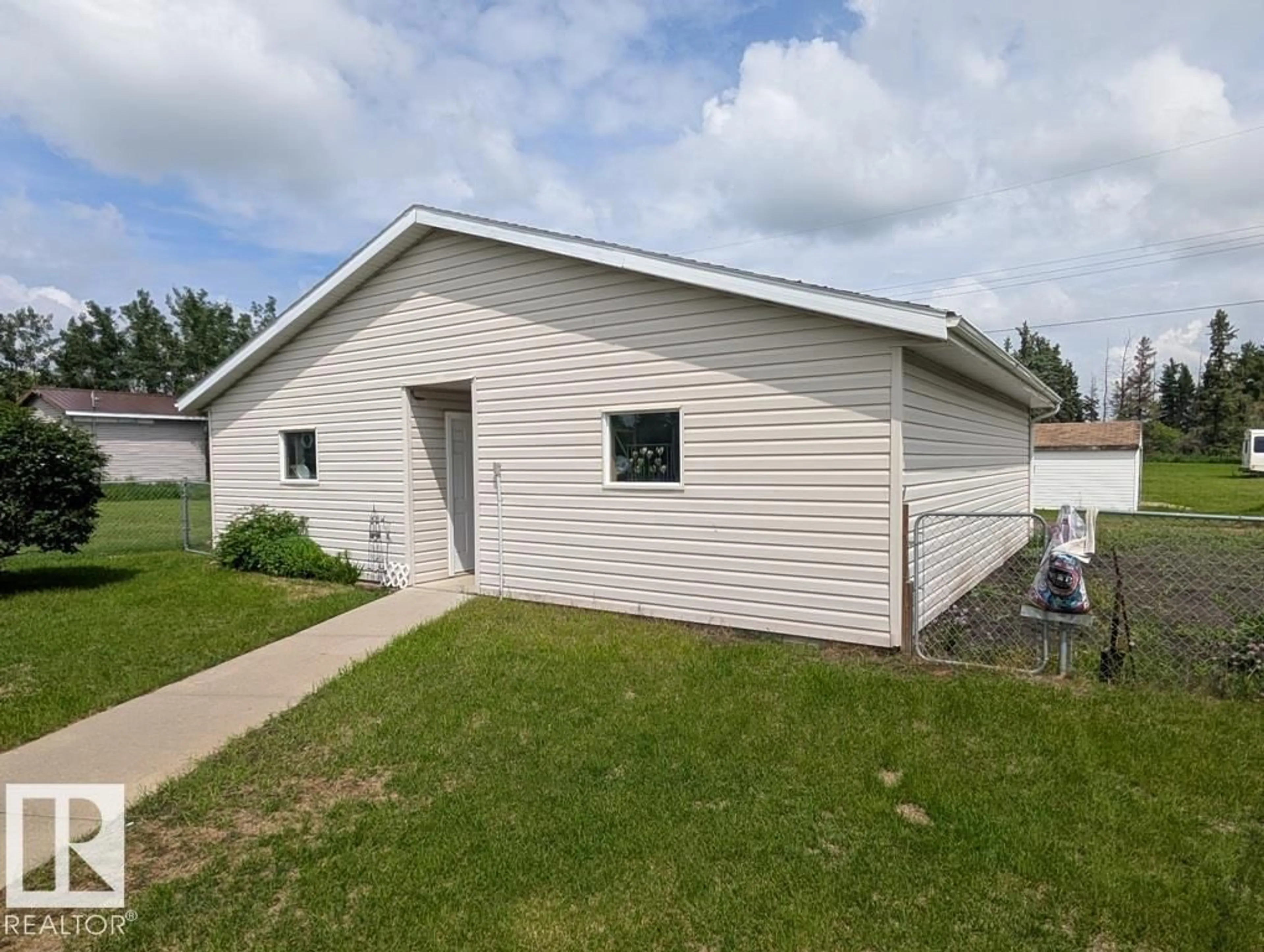 Home with vinyl exterior material, building for 5108 53 AV, Ryley Alberta T0B4A0