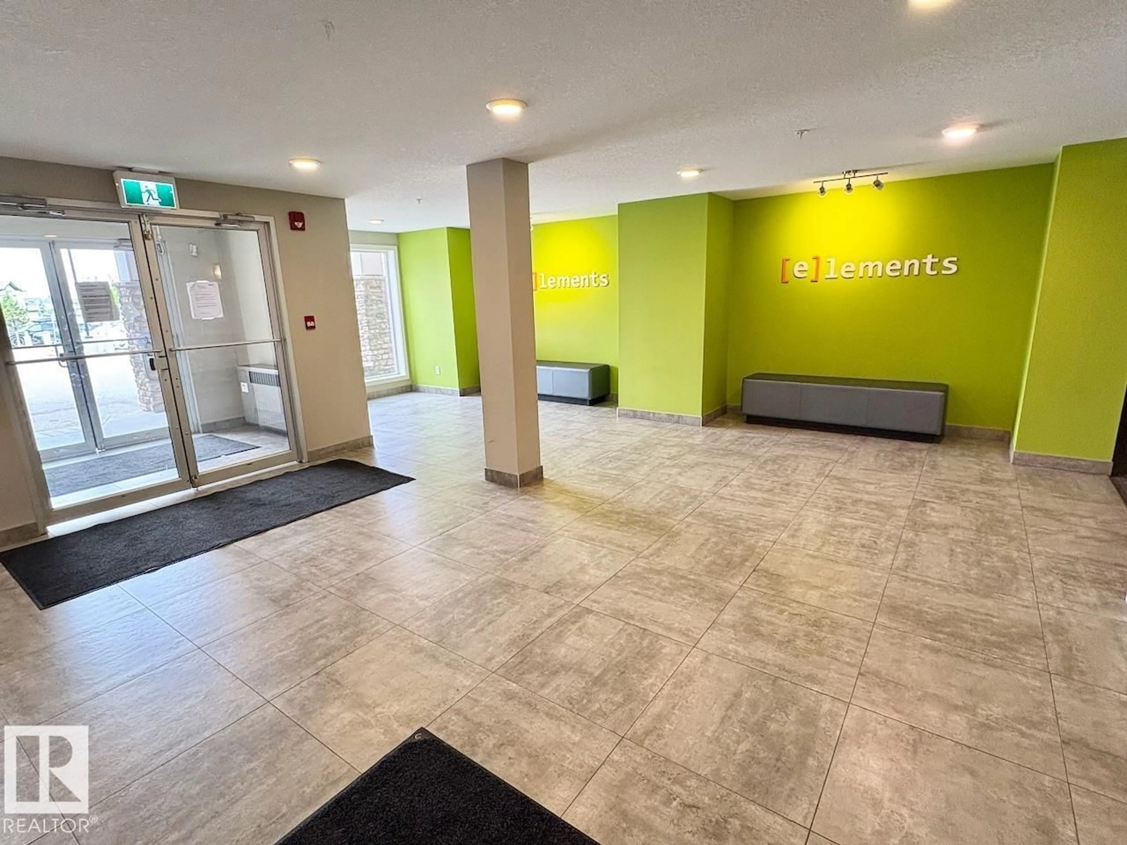 Indoor foyer for #417 - 5404 7 AV SW, Edmonton Alberta T6X2A8