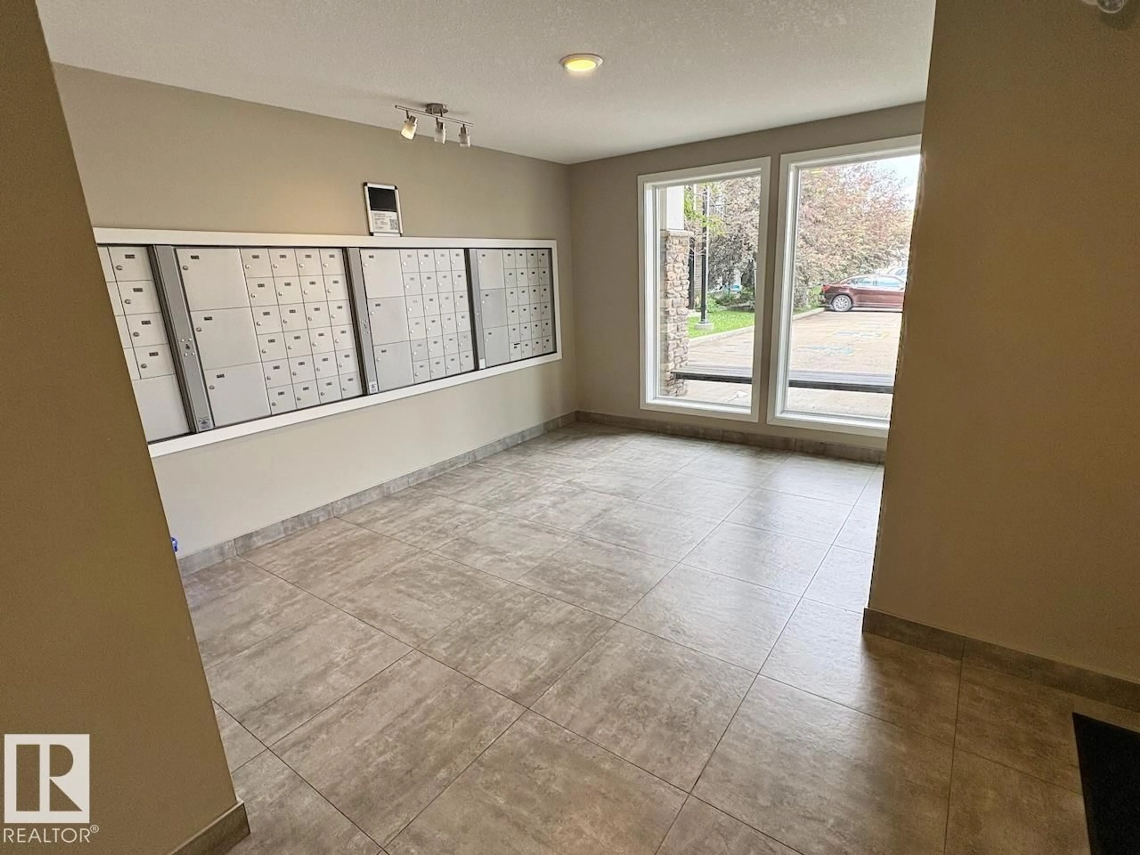 Unknown for #417 - 5404 7 AV SW, Edmonton Alberta T6X2A8