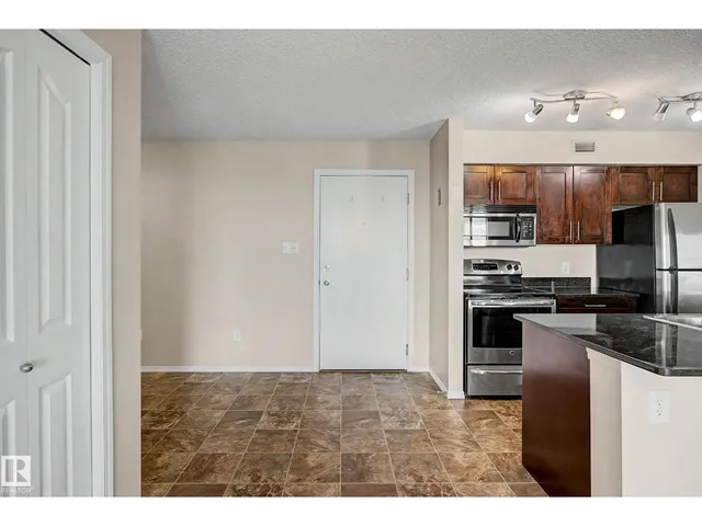 #404 - 1080 MCCONACHIE BV, Edmonton 3