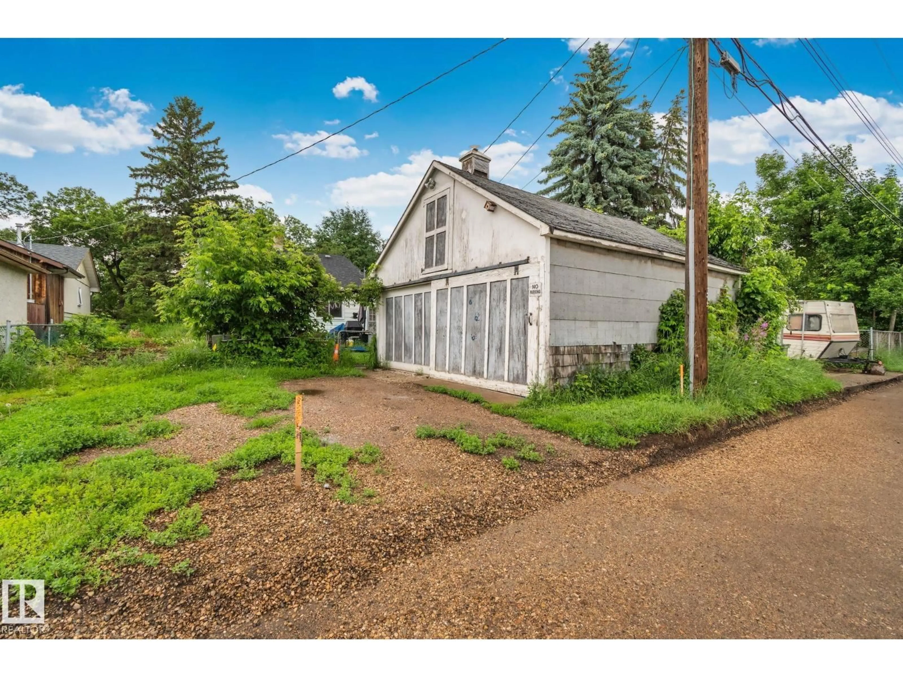Shed for 11209 38 ST, Edmonton Alberta T5W2G3