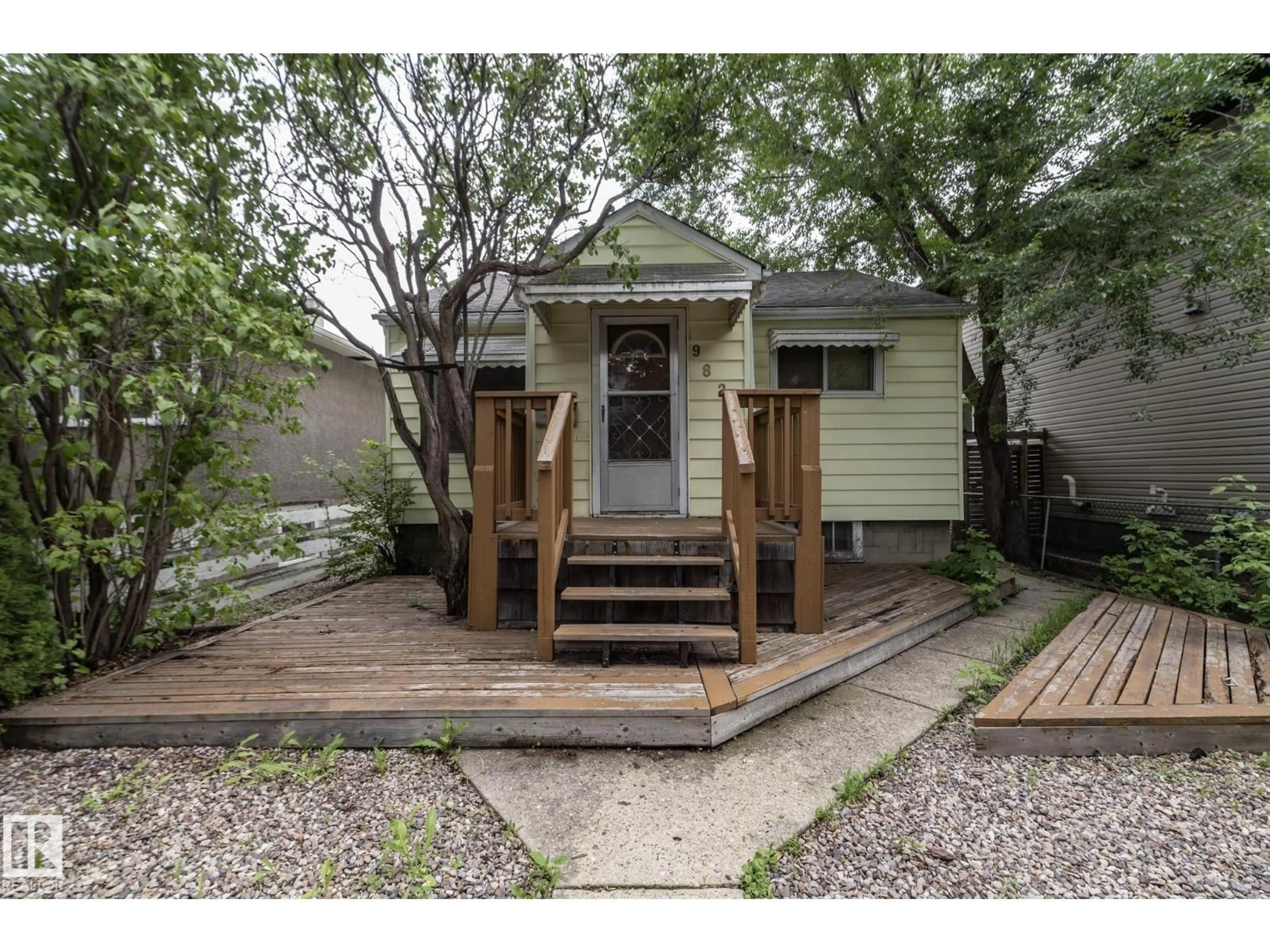 Unknown for 9820 79 AV, Edmonton Alberta T6E1R1