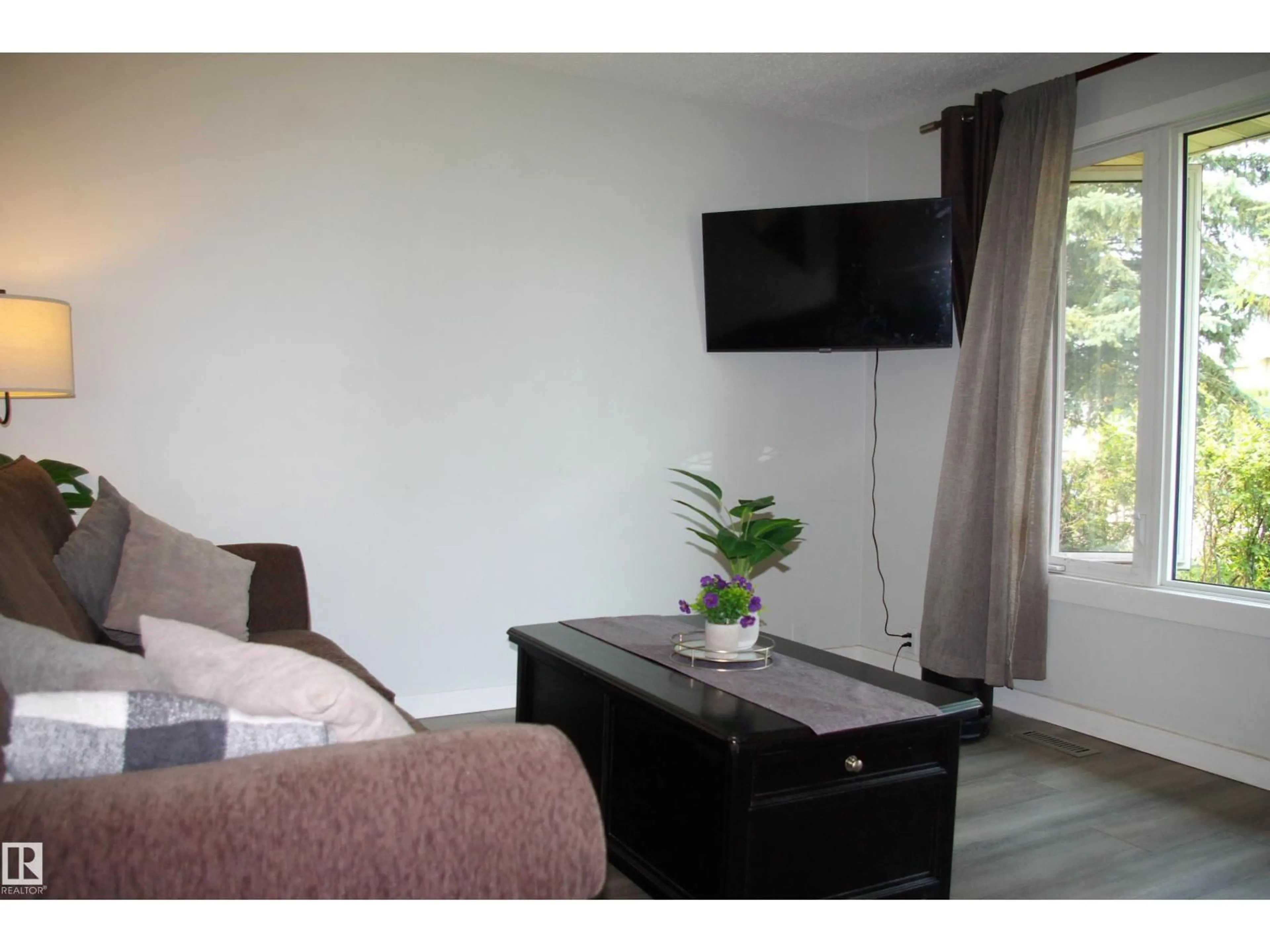A pic of a room for 47 BIRCH DR, Gibbons Alberta T0A1N0