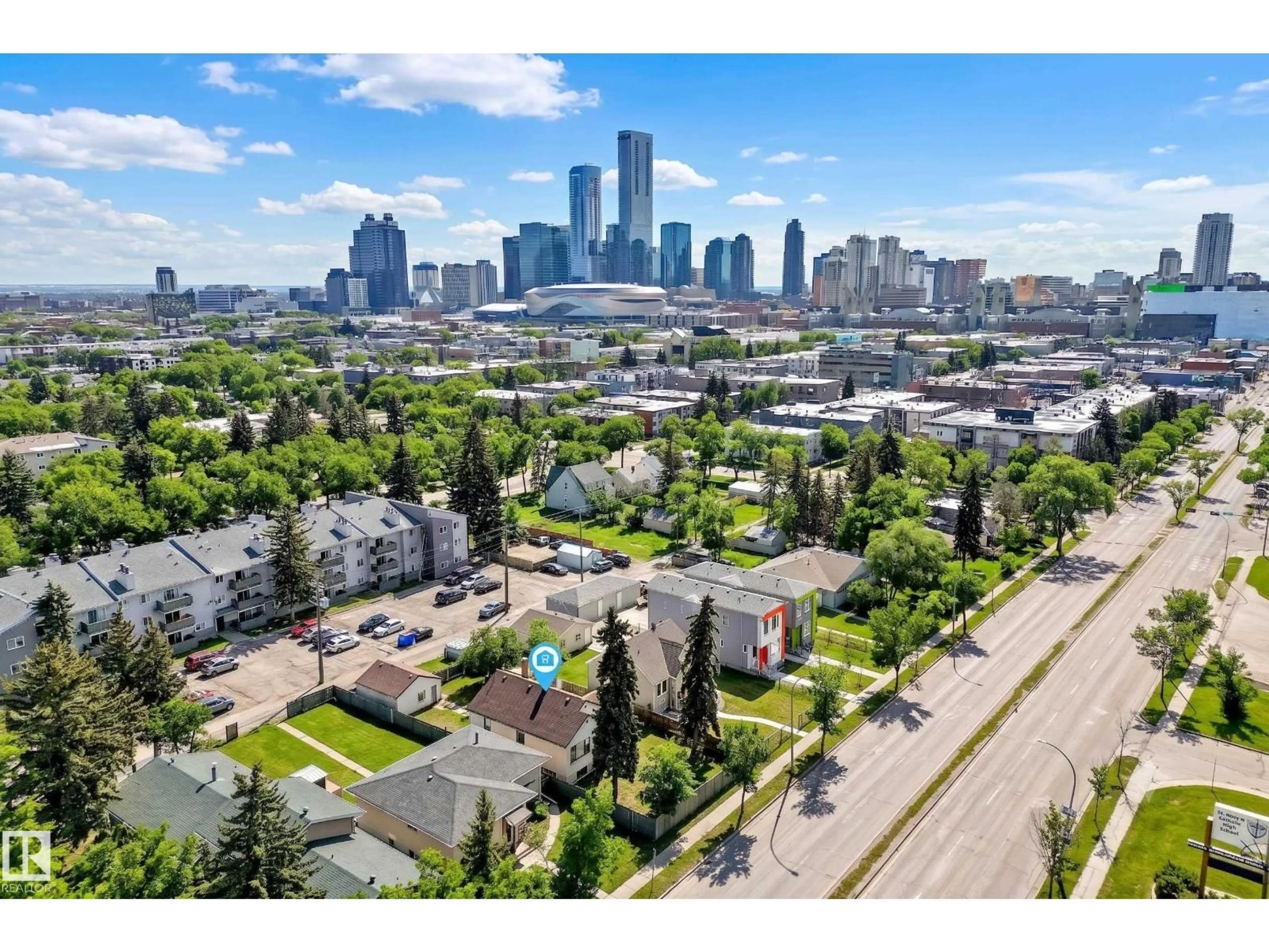 A pic from outside/outdoor area/front of a property/back of a property/a pic from drone, city buildings view from balcony for NW - 10839 109 ST, Edmonton Alberta T5H3B9