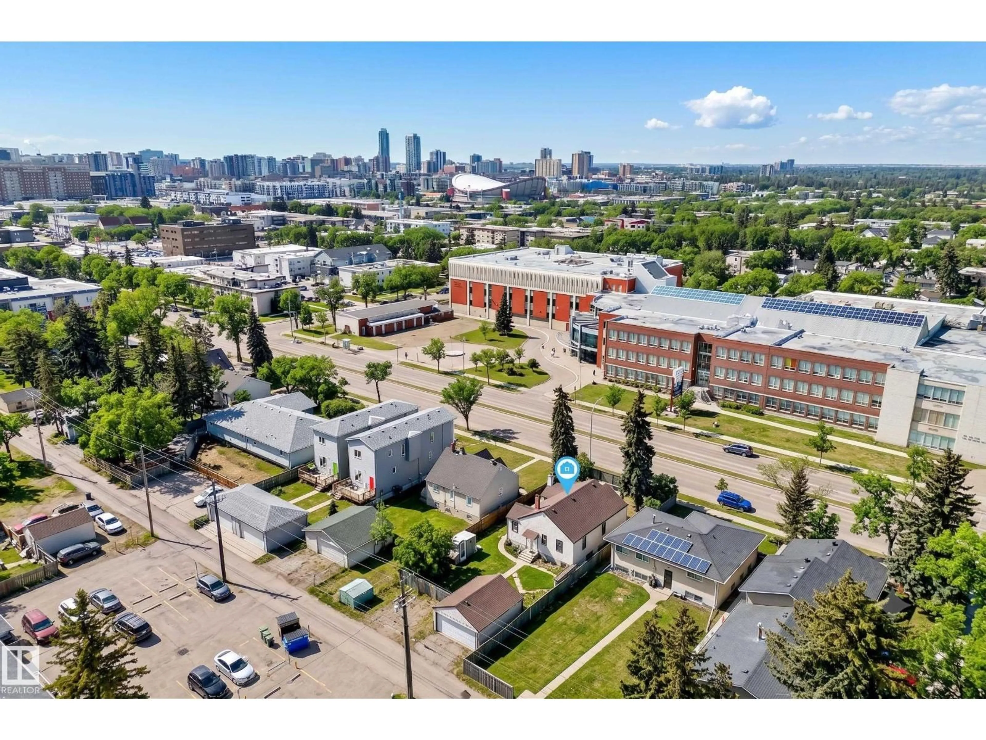 A pic from outside/outdoor area/front of a property/back of a property/a pic from drone, city buildings view from balcony for NW - 10839 109 ST, Edmonton Alberta T5H3B9
