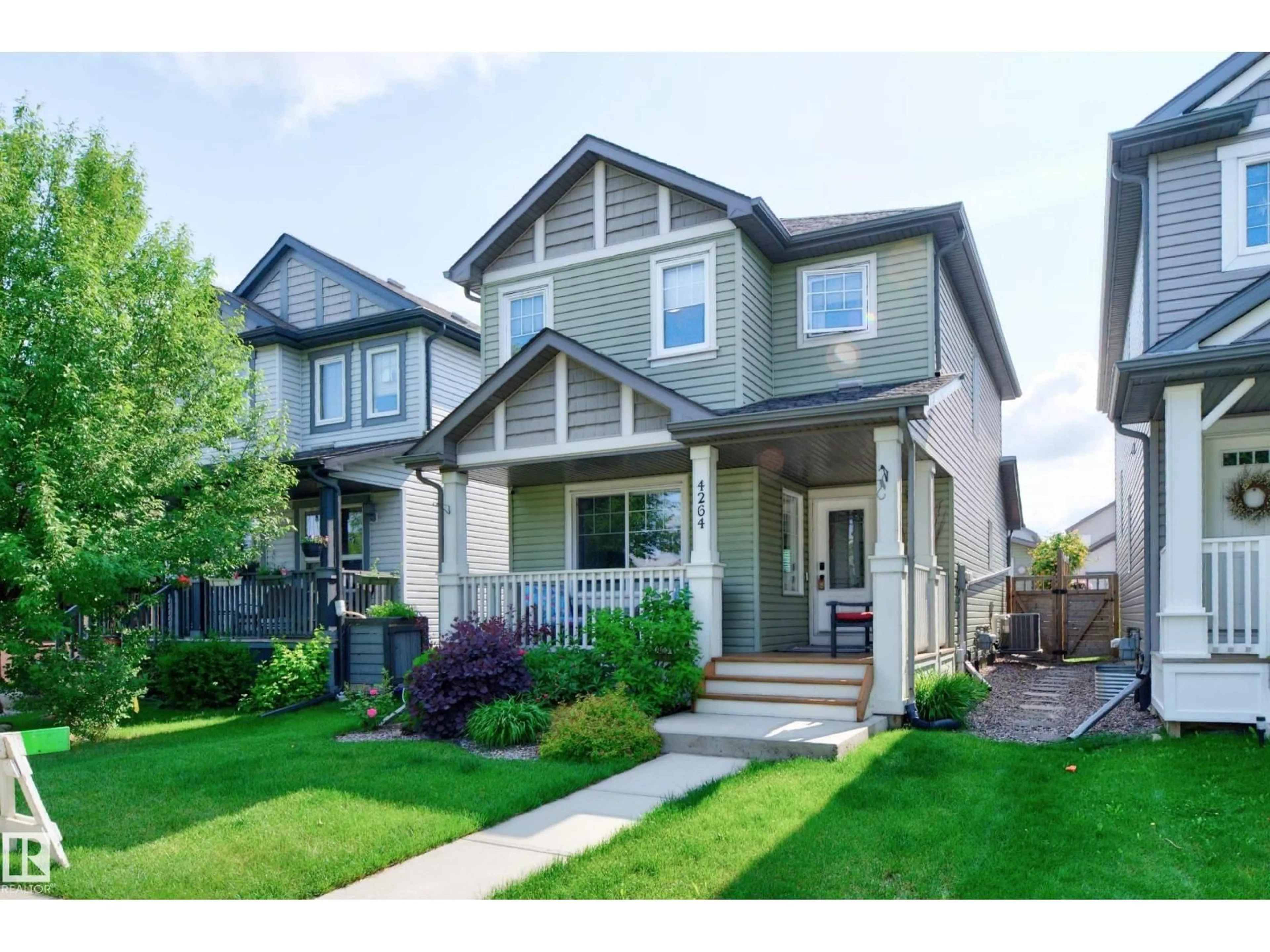 Home with vinyl exterior material, street for 4264 SUMMERLAND DR, Sherwood Park Alberta T8H0R2