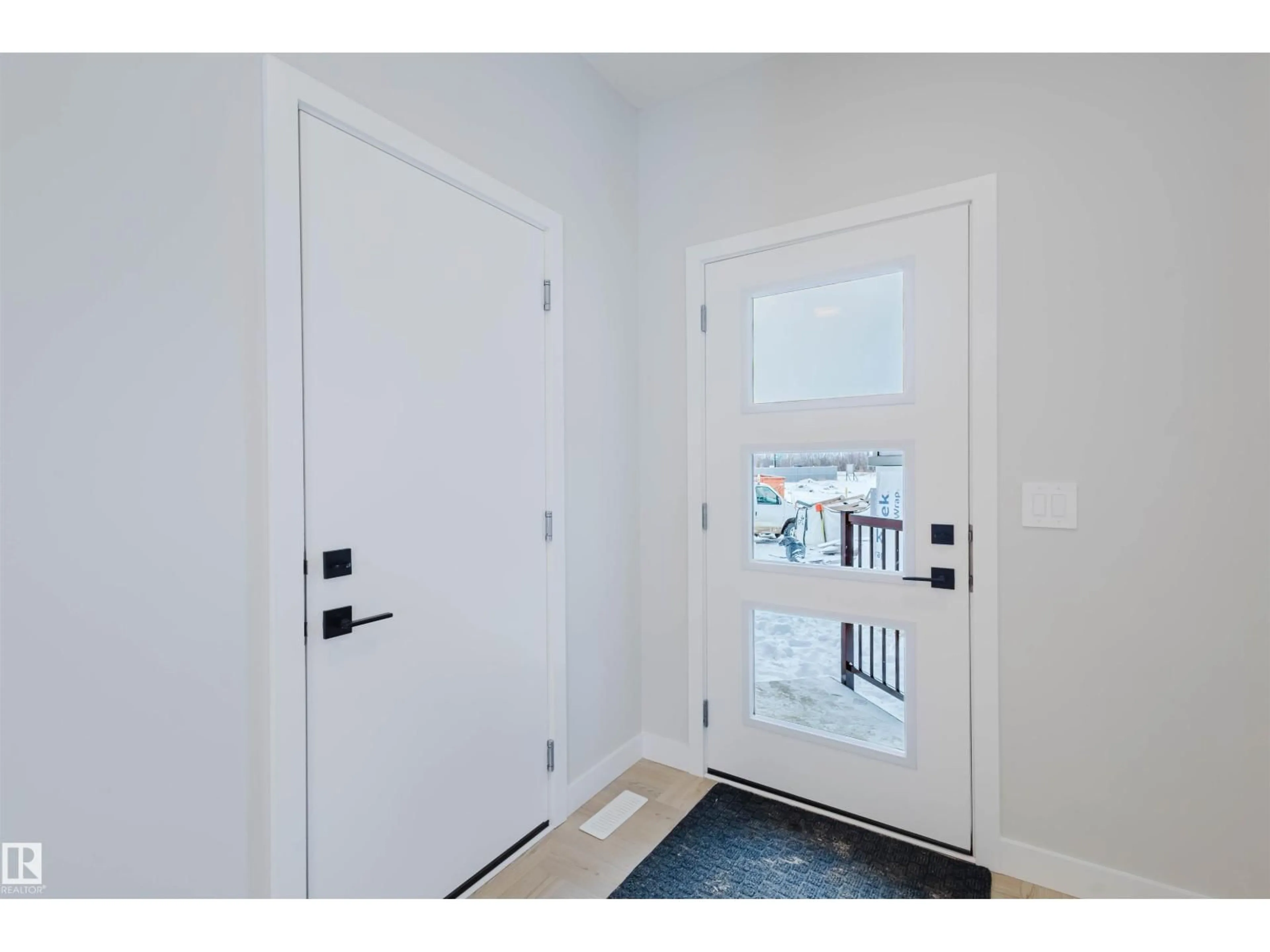 Indoor entryway for SW - 8300 KIRIAK LO, Edmonton Alberta T6W5S2
