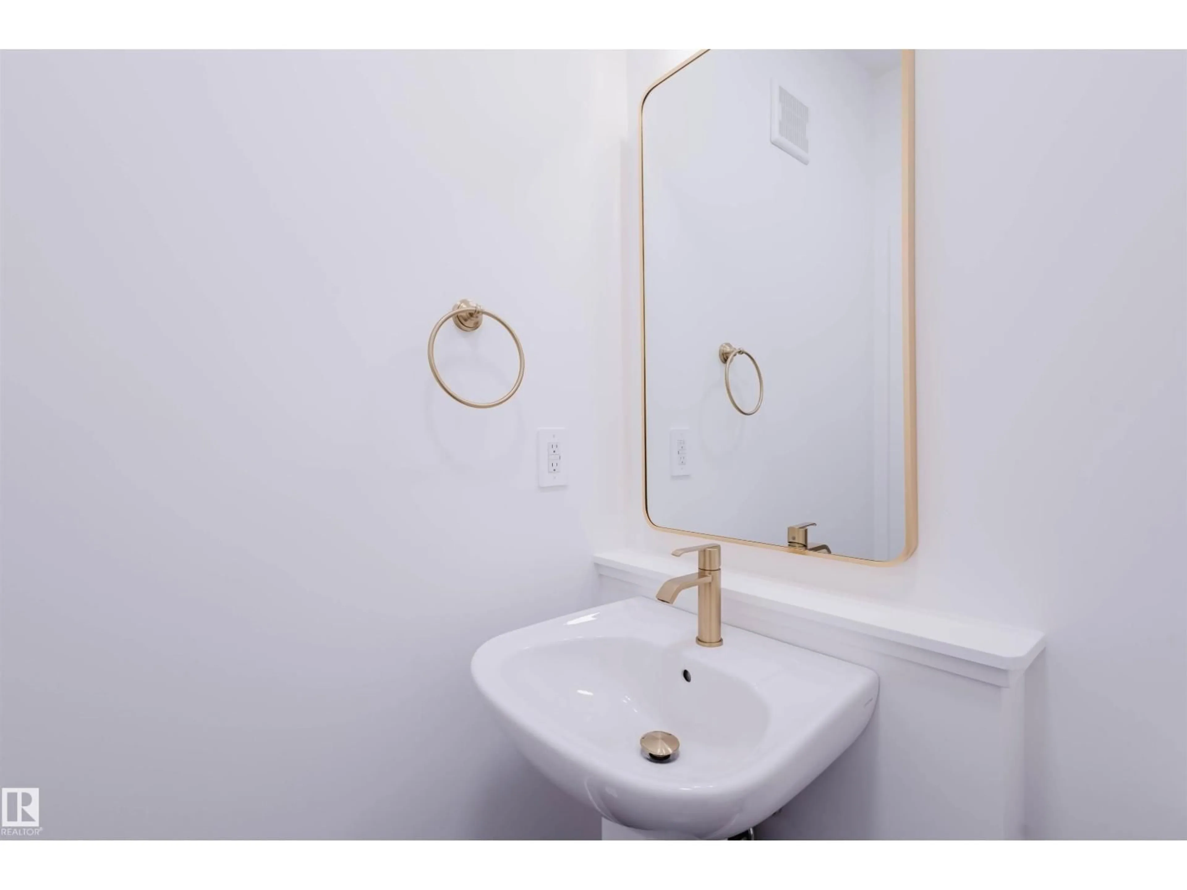 Standard bathroom, unknown for SW - 8300 KIRIAK LO, Edmonton Alberta T6W5S2