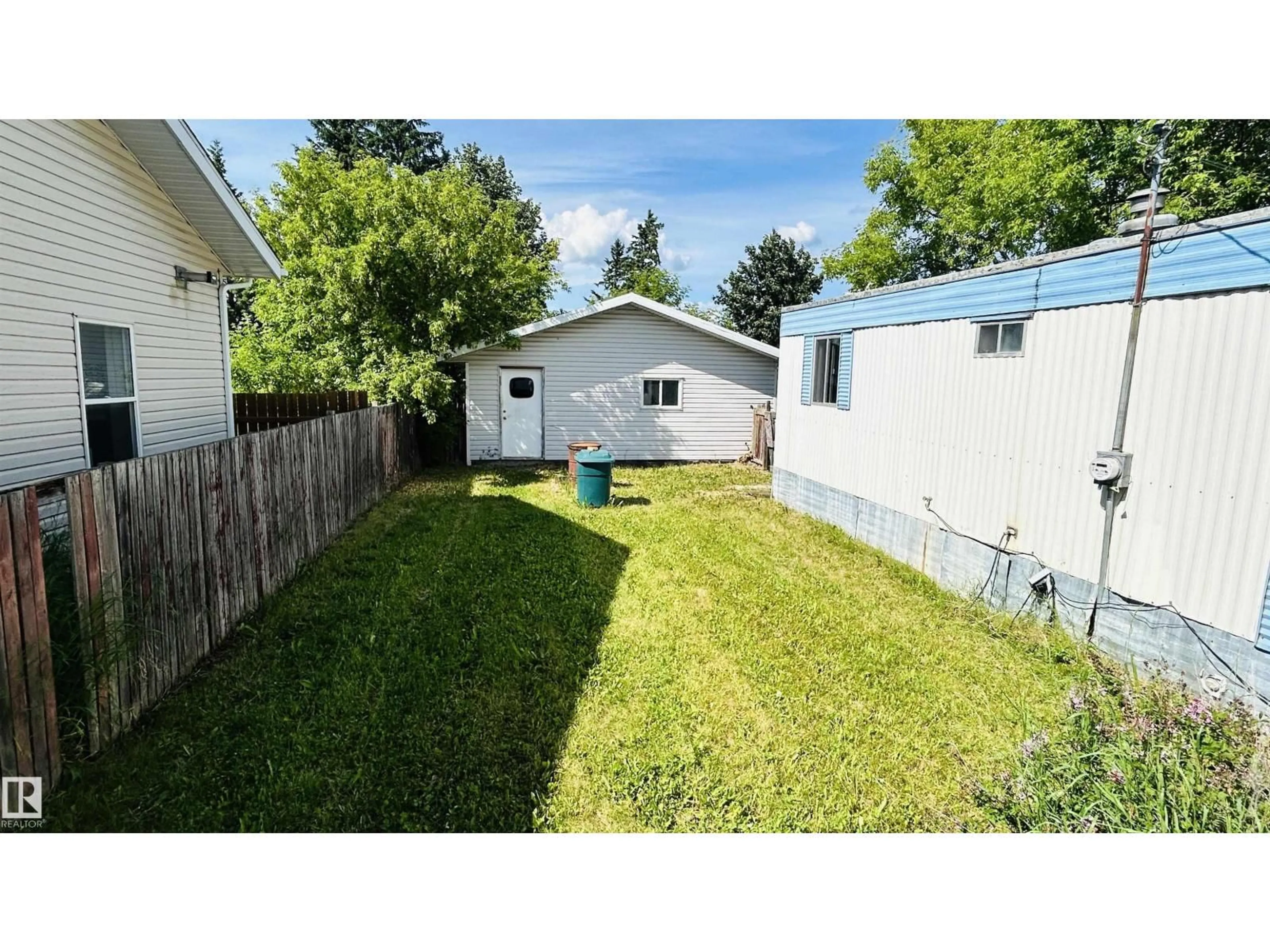 Shed for 4903 48 AV, Ardmore Alberta T0A1H0
