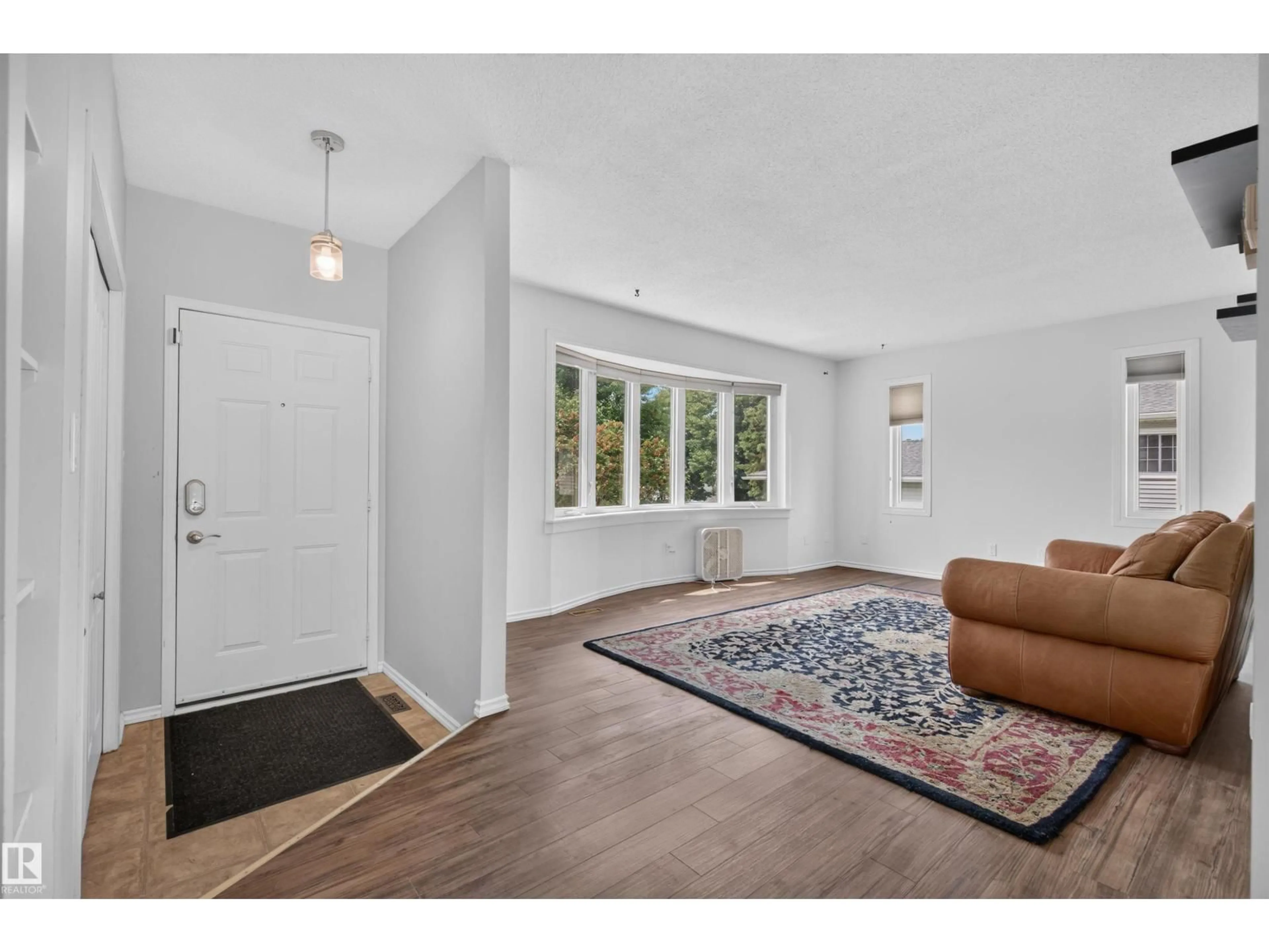 Indoor entryway for 208 18 ST, Cold Lake Alberta T9M1B5