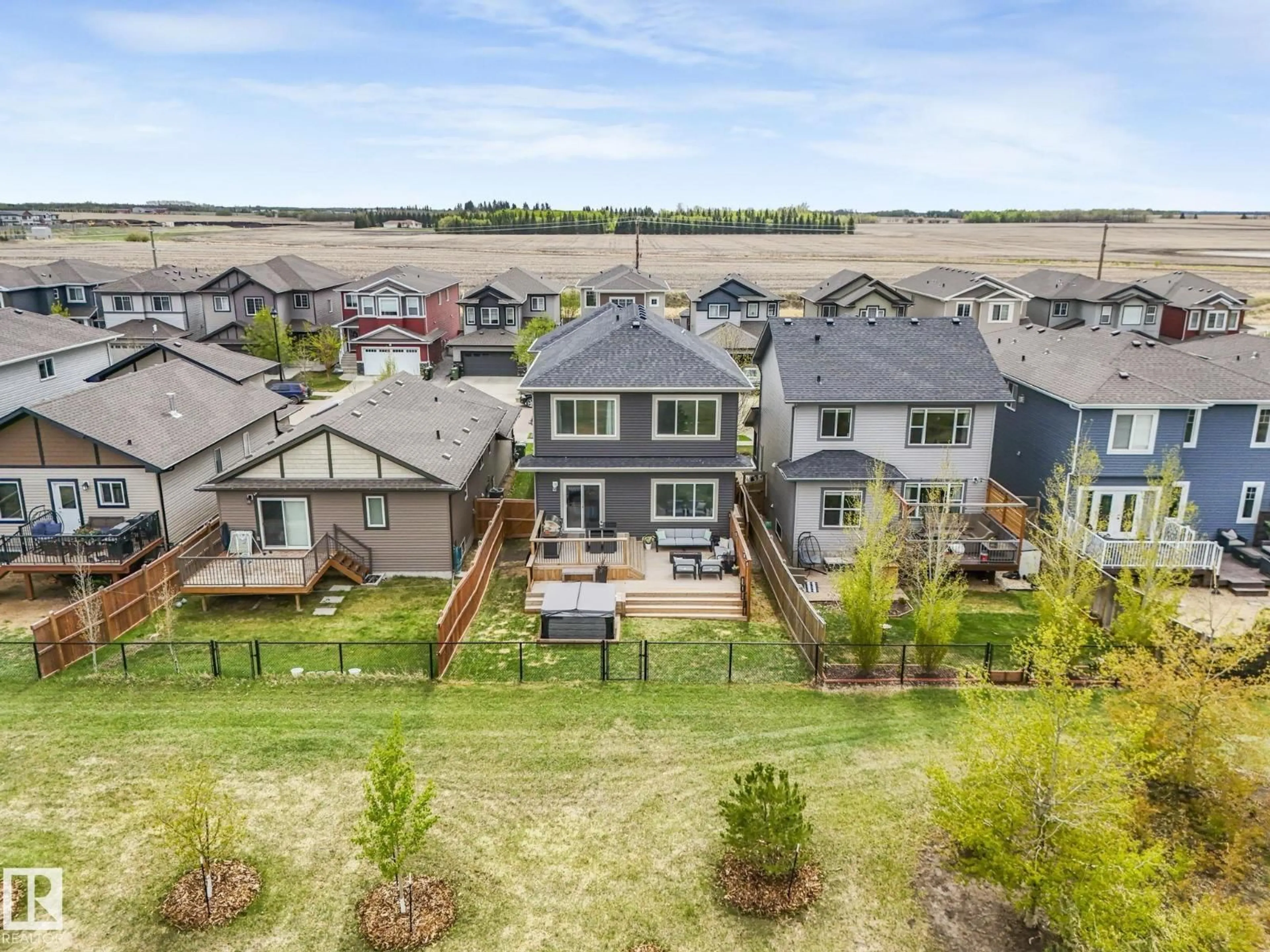 A pic from outside/outdoor area/front of a property/back of a property/a pic from drone, unknown for 12 SANDALWOOD PL, Leduc Alberta T9E1C2