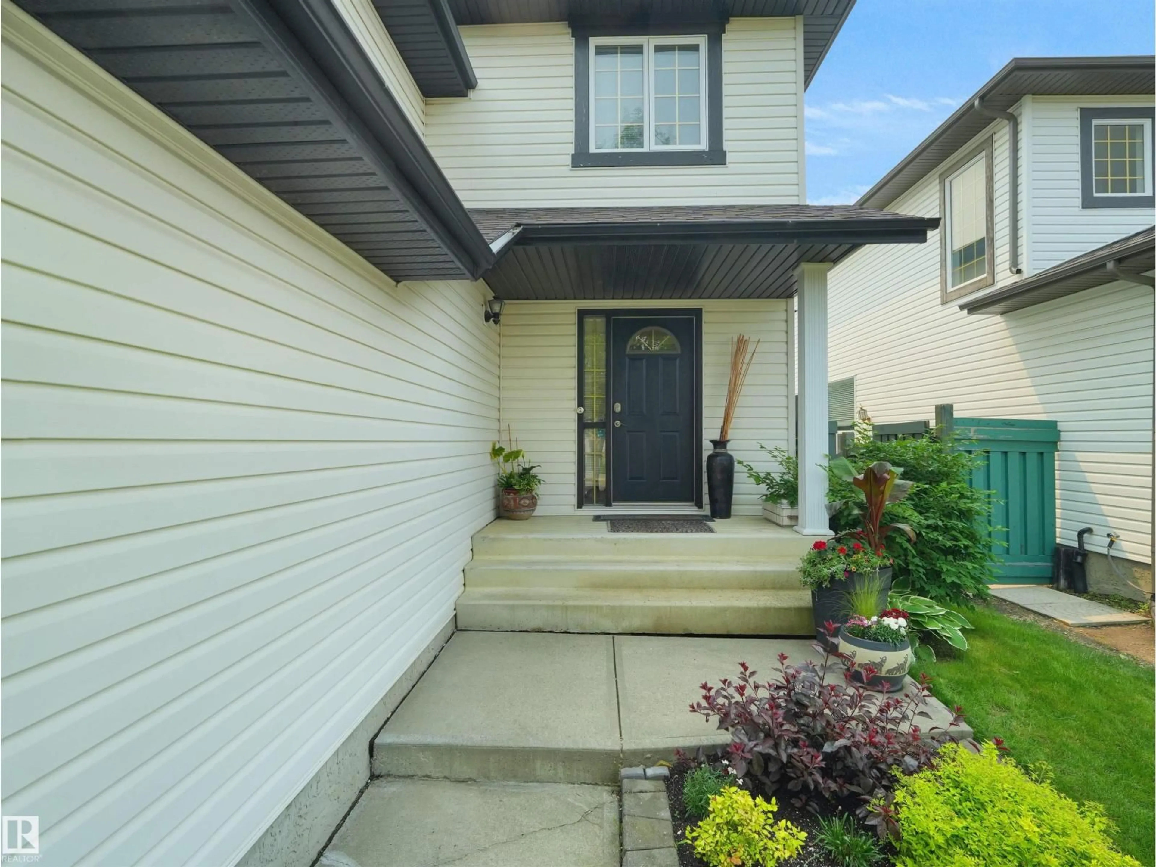Unknown for 1025 GRAHAM CO, Edmonton Alberta T5T6L4