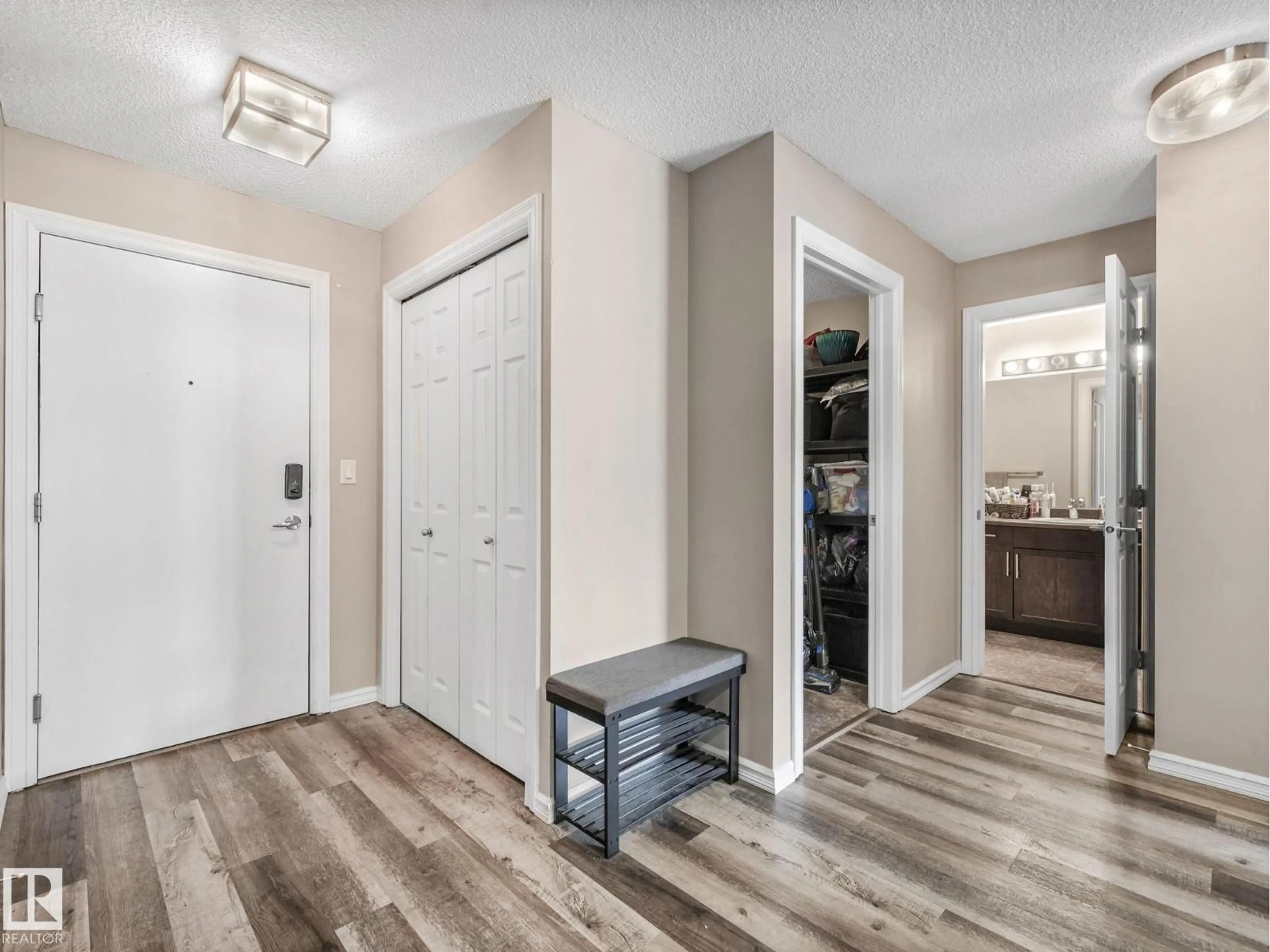 Indoor entryway for #214 - 2204 44 AV, Edmonton Alberta T6T0G5