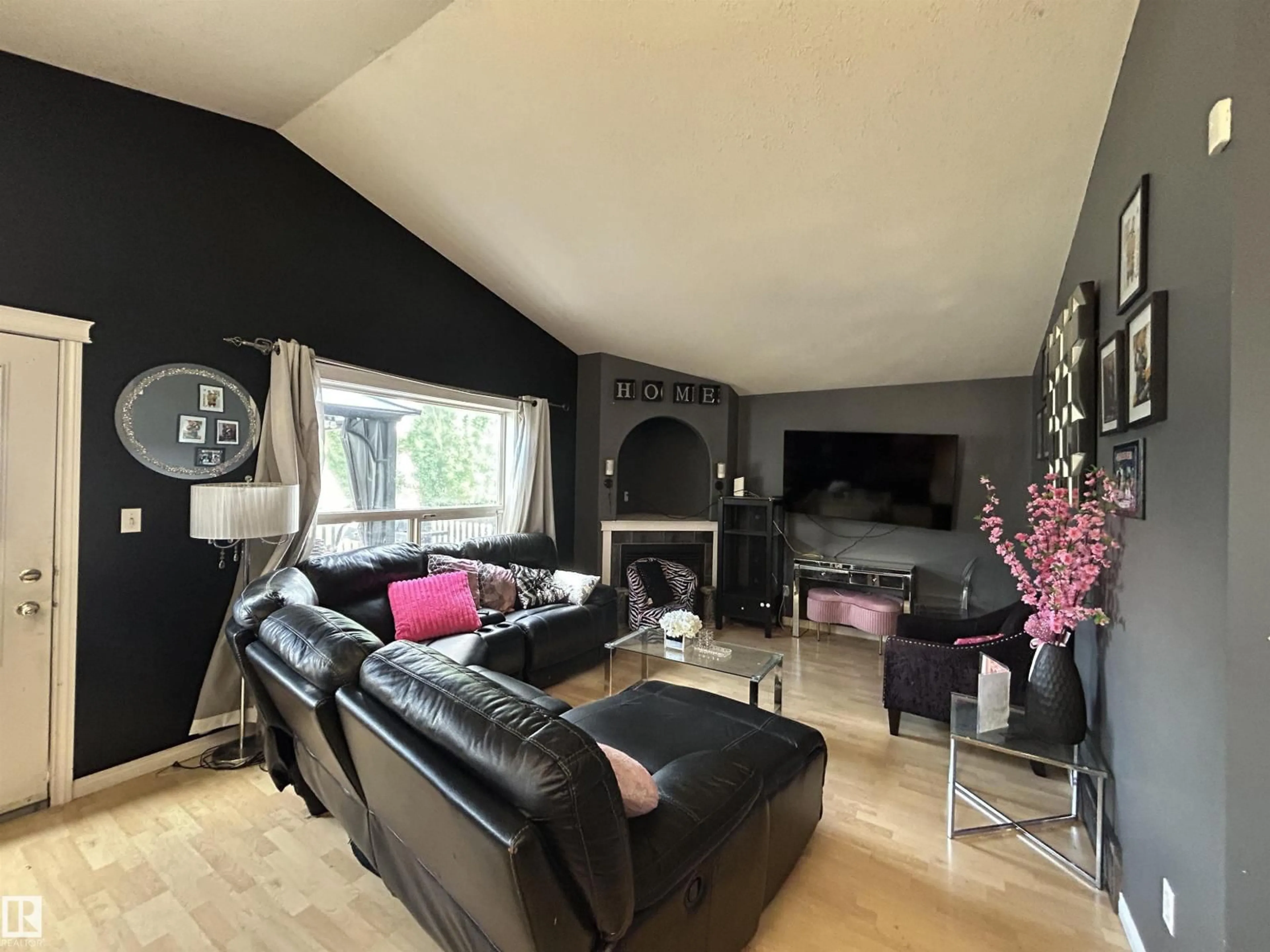 Living room with furniture, wood/laminate floor for 17 WILLOWBY CL, Stony Plain Alberta T7Z2W6