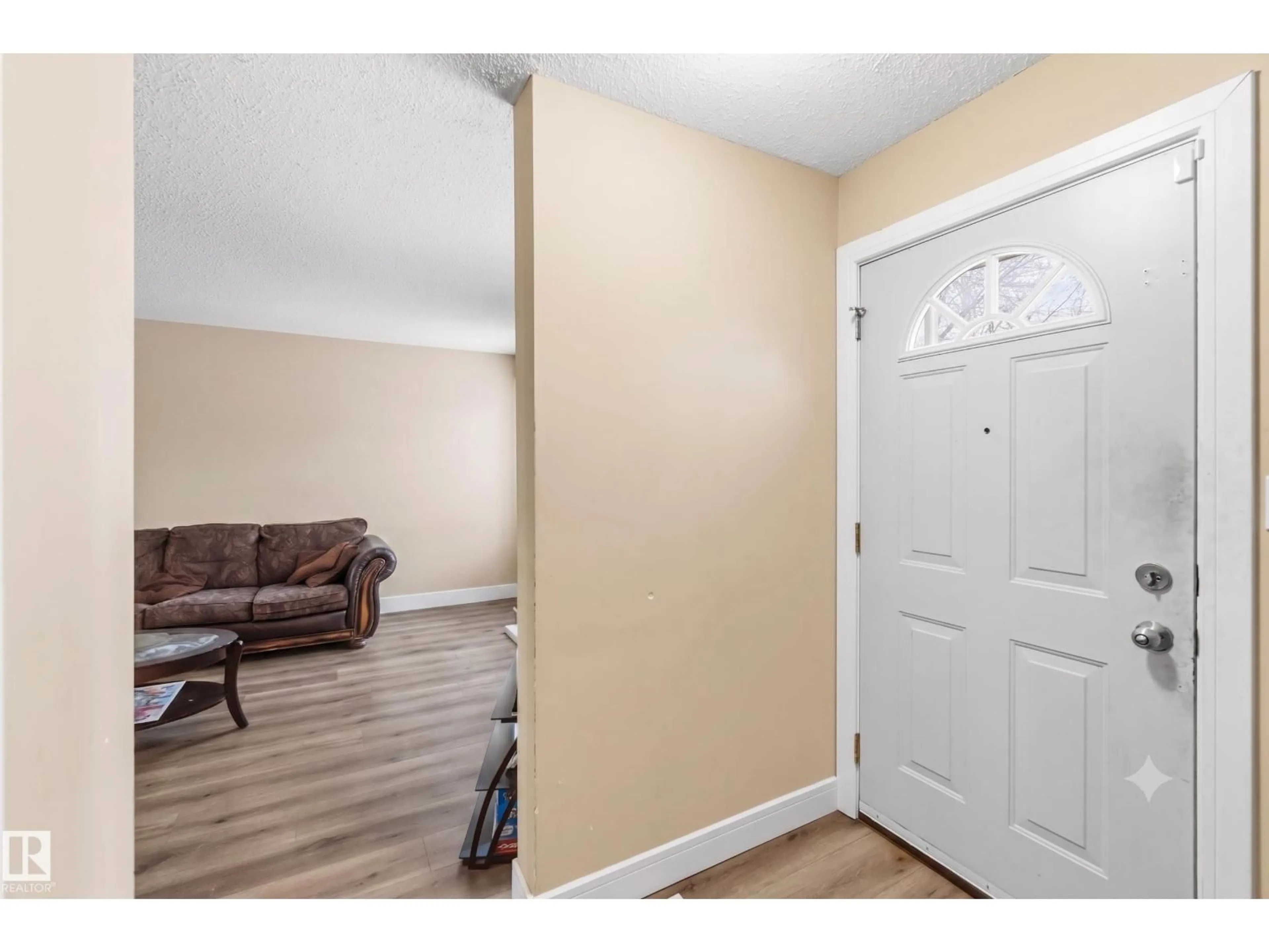 Indoor entryway for NW - 17118 108 ST, Edmonton Alberta T5X3C6