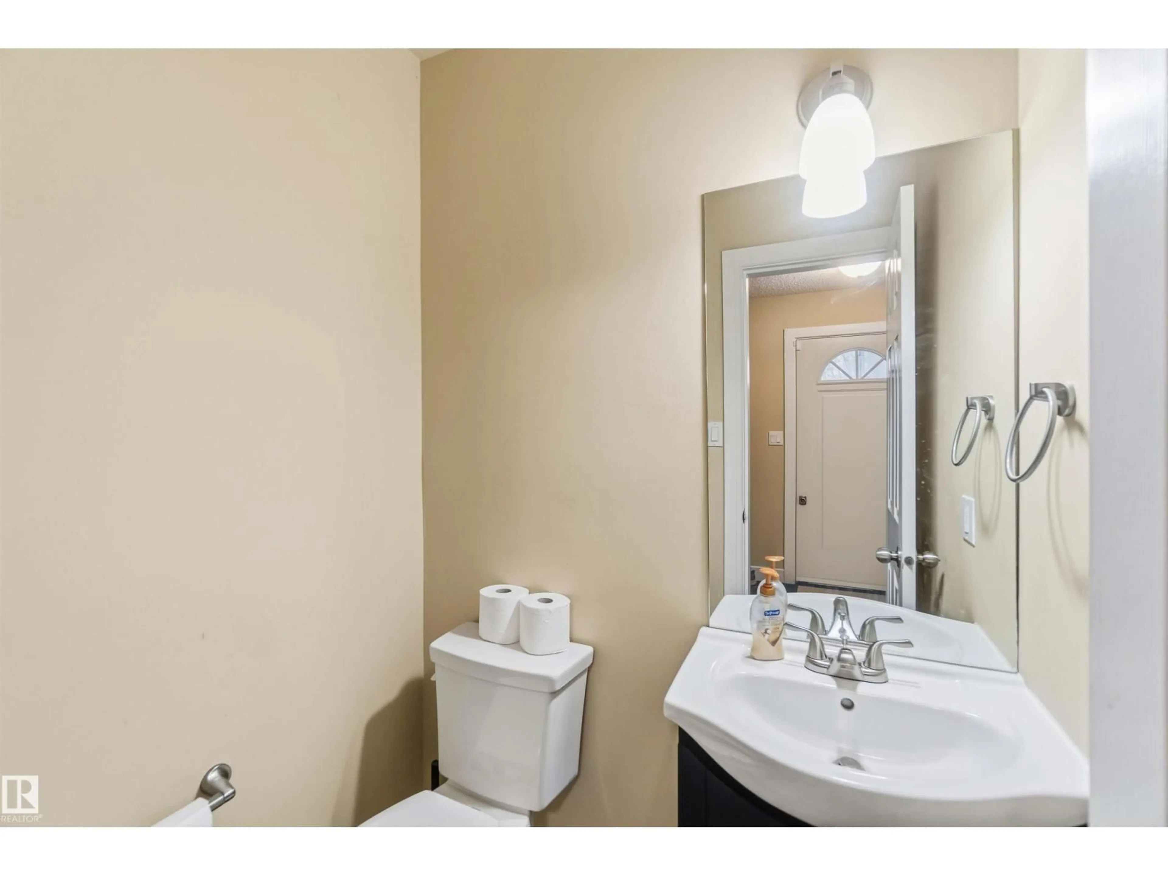 Standard bathroom, unknown for NW - 17118 108 ST, Edmonton Alberta T5X3C6