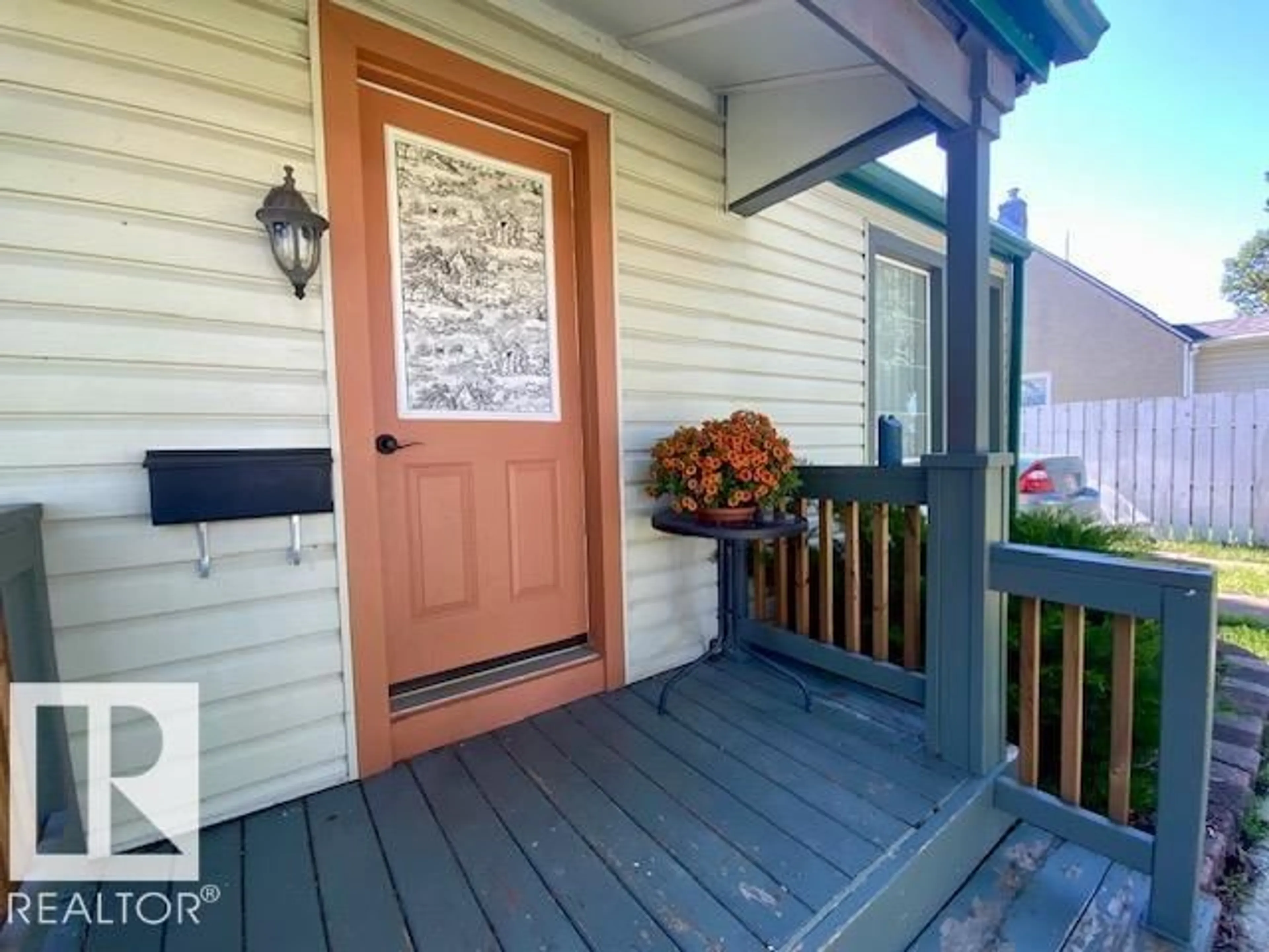 Indoor entryway for 5417 48 ST, Wetaskiwin Alberta T9A1G6