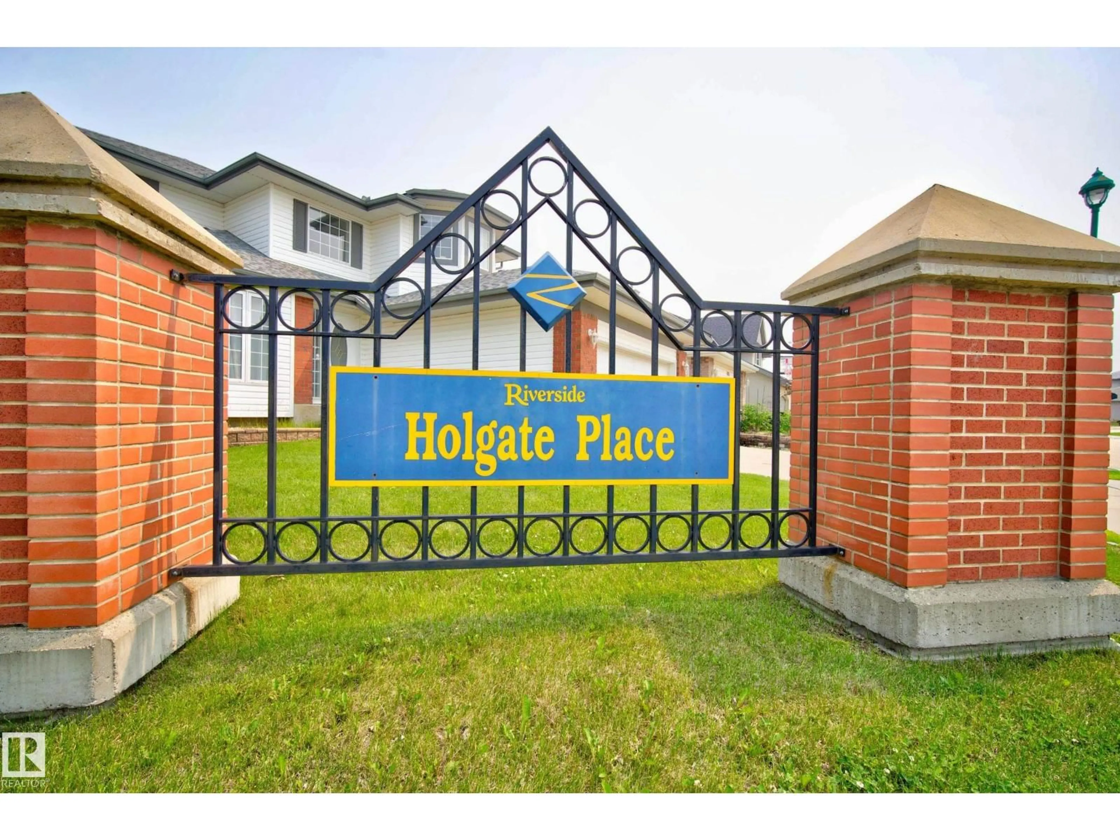 Unknown for 1017 HOLGATE PL, Edmonton Alberta T6R2T7