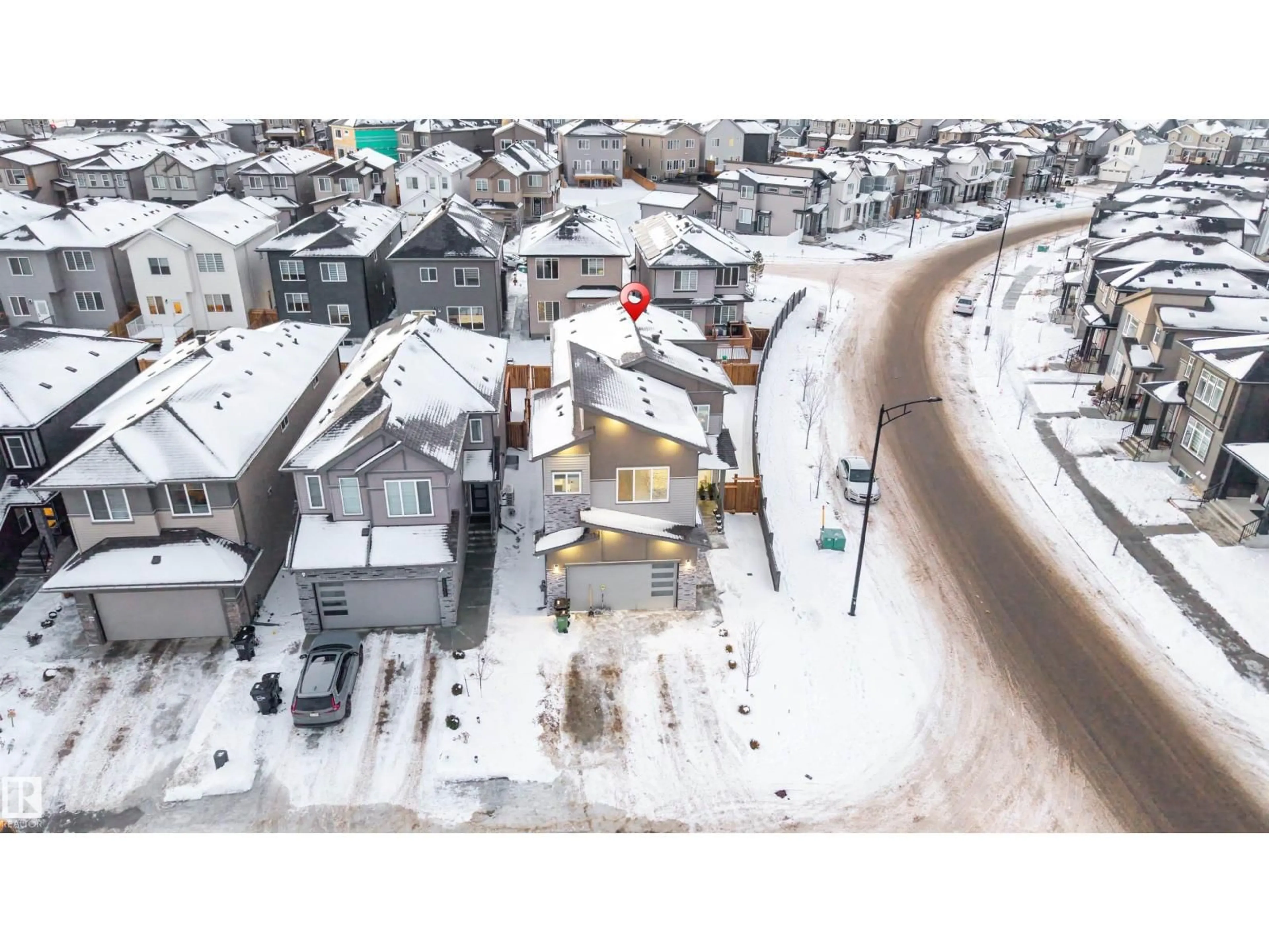 A pic from outside/outdoor area/front of a property/back of a property/a pic from drone, street for 16916 47 ST, Edmonton Alberta T5Y4J5