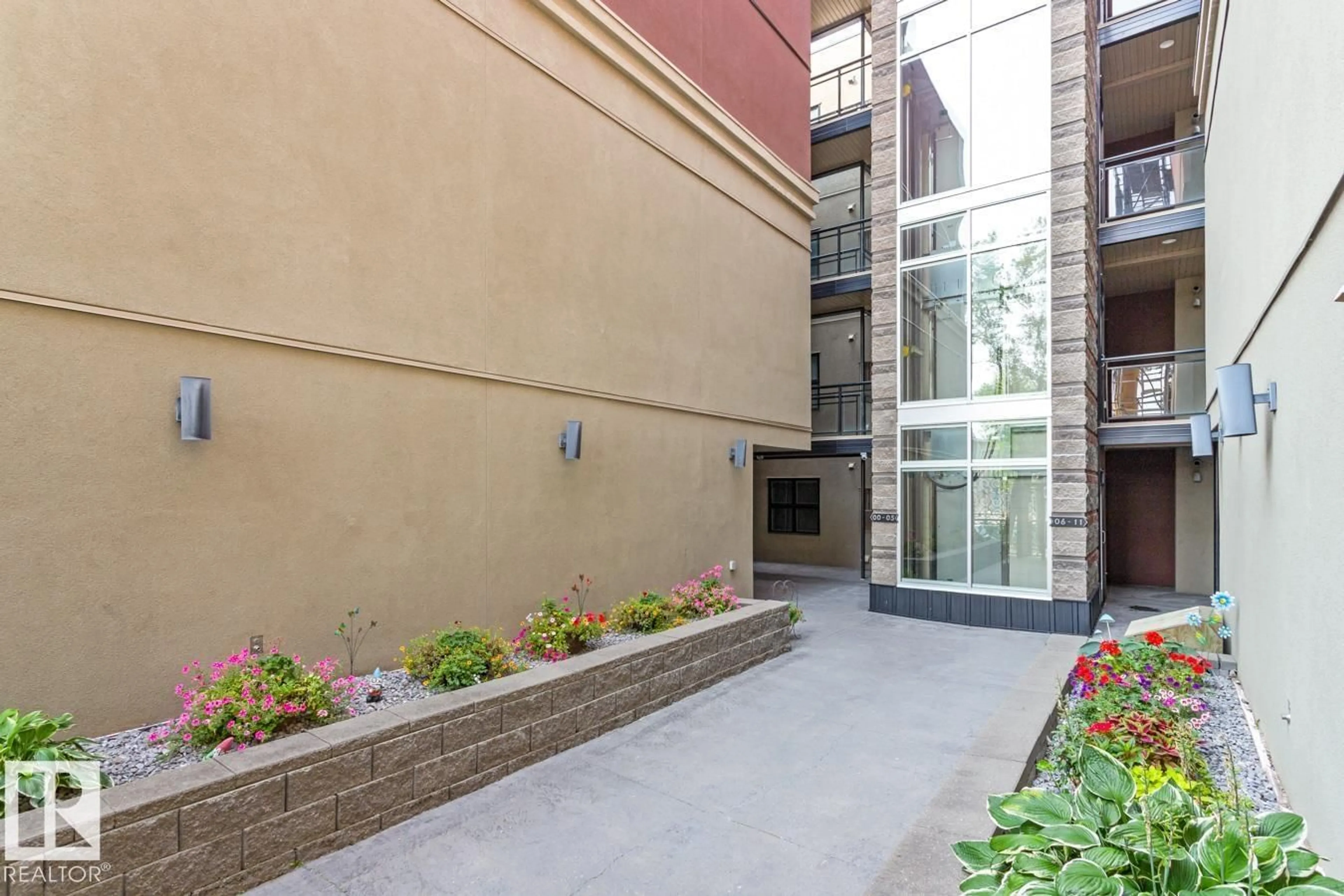 Indoor foyer for #406 - 10808 71 AV, Edmonton Alberta T6E0X7