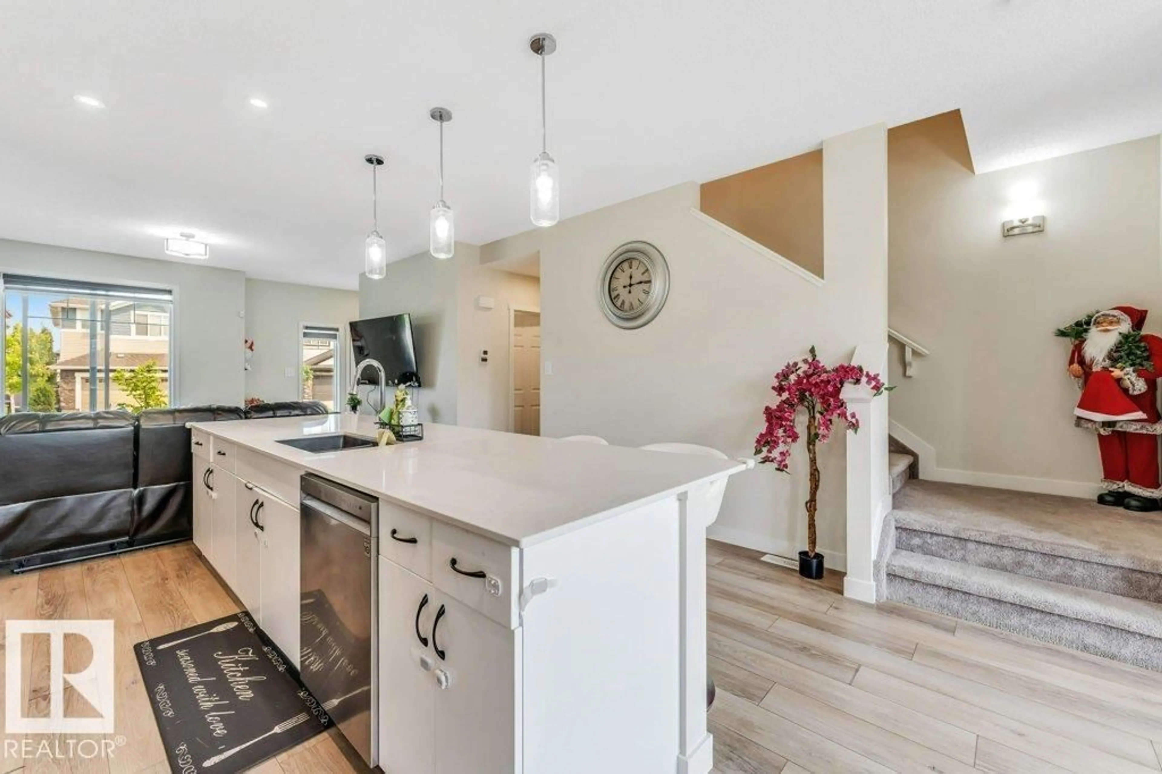 Open concept kitchen, unknown for 5315 22 AV, Edmonton Alberta T6X2H8