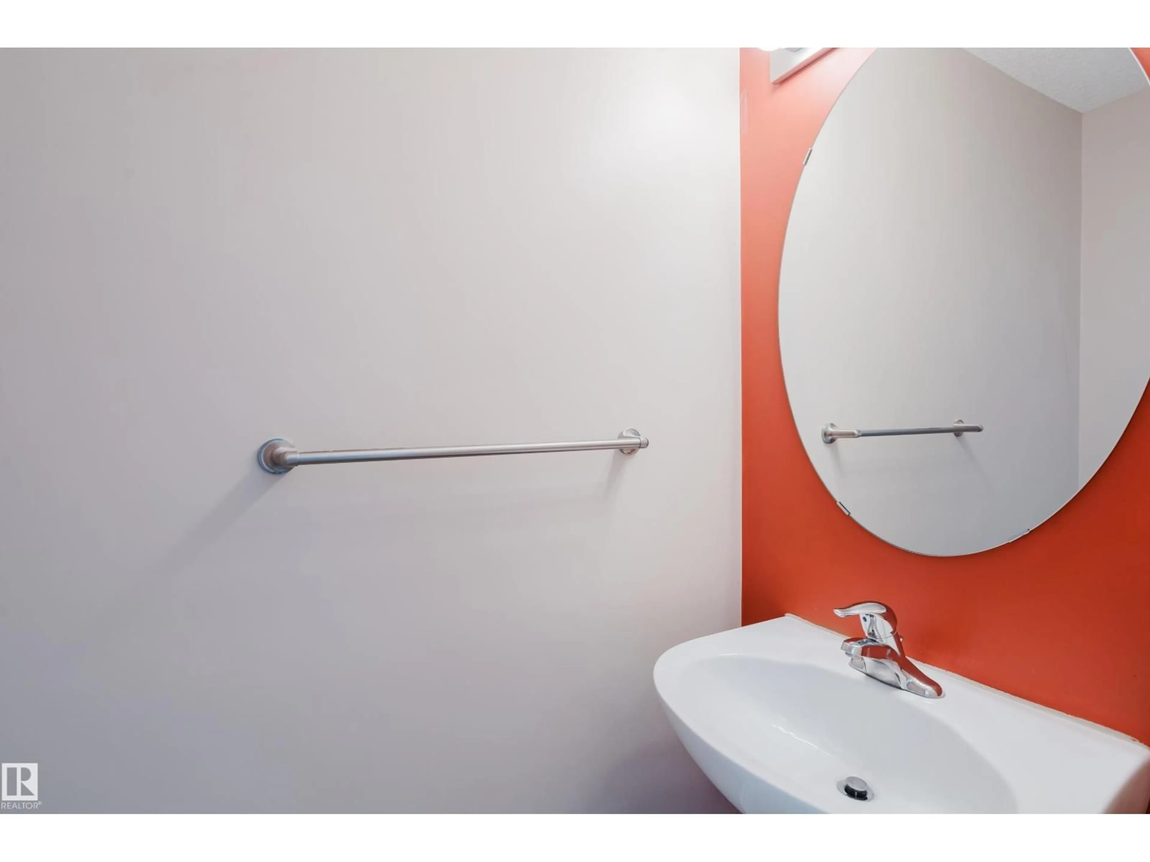 Standard bathroom, ceramic/tile floor for 85 12050 17 AV SW, Edmonton Alberta T6W1X4