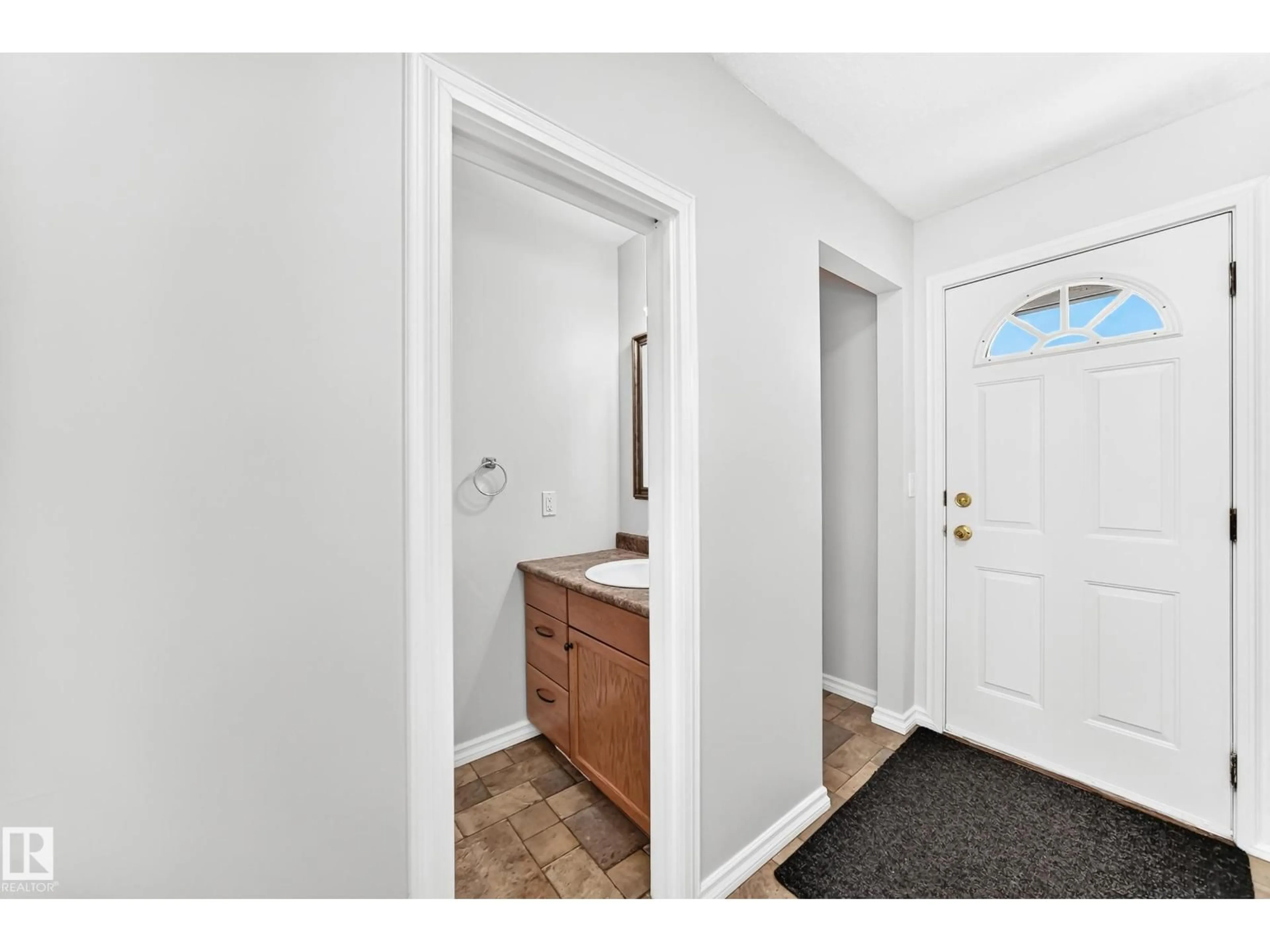Indoor entryway for 1102 MILLBOURNE RD E NW, Edmonton Alberta T6K1W1