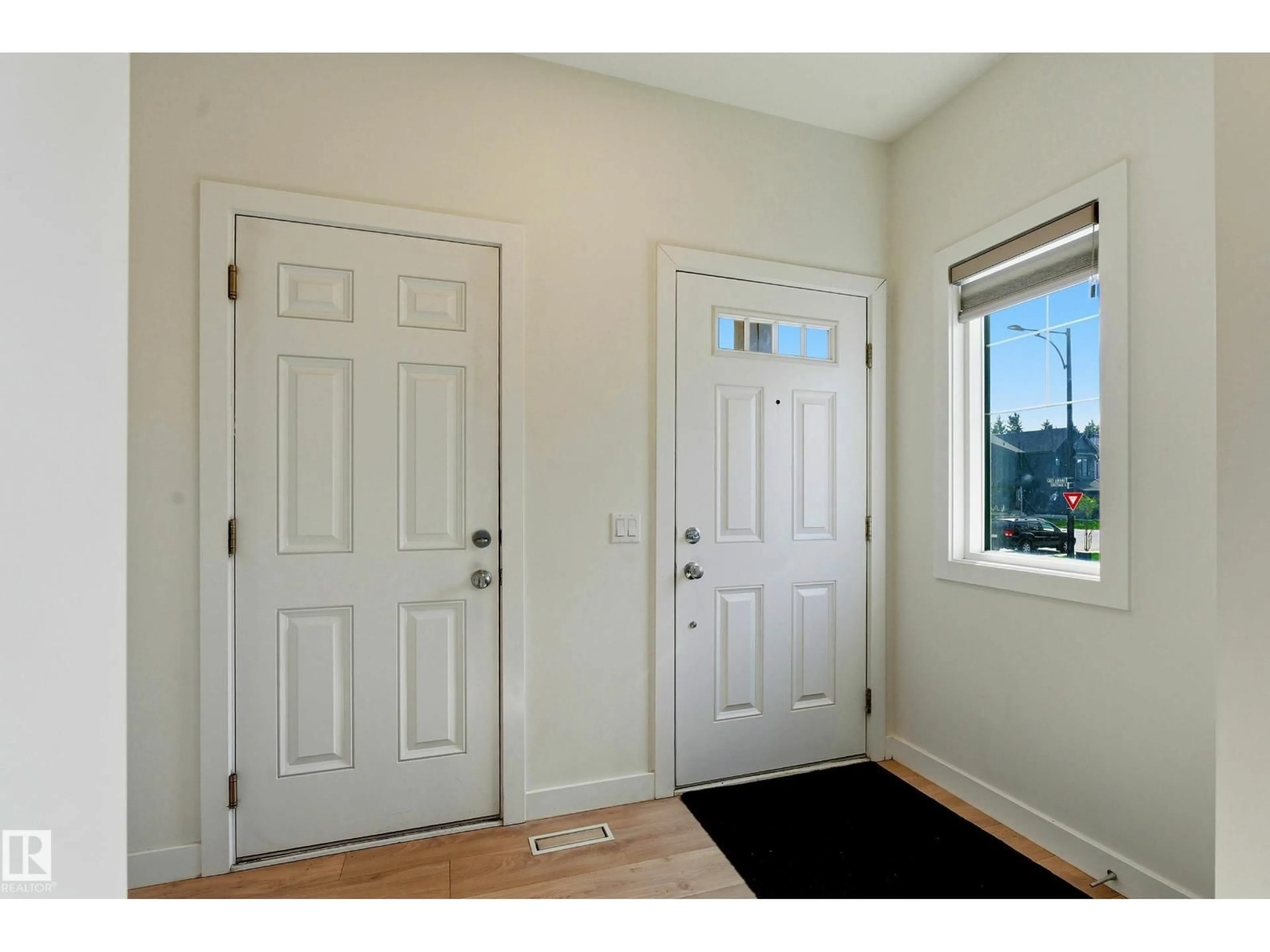 Indoor entryway for SW SW - 3888 CHRUSTAWKA PL, Edmonton Alberta T6W5B2