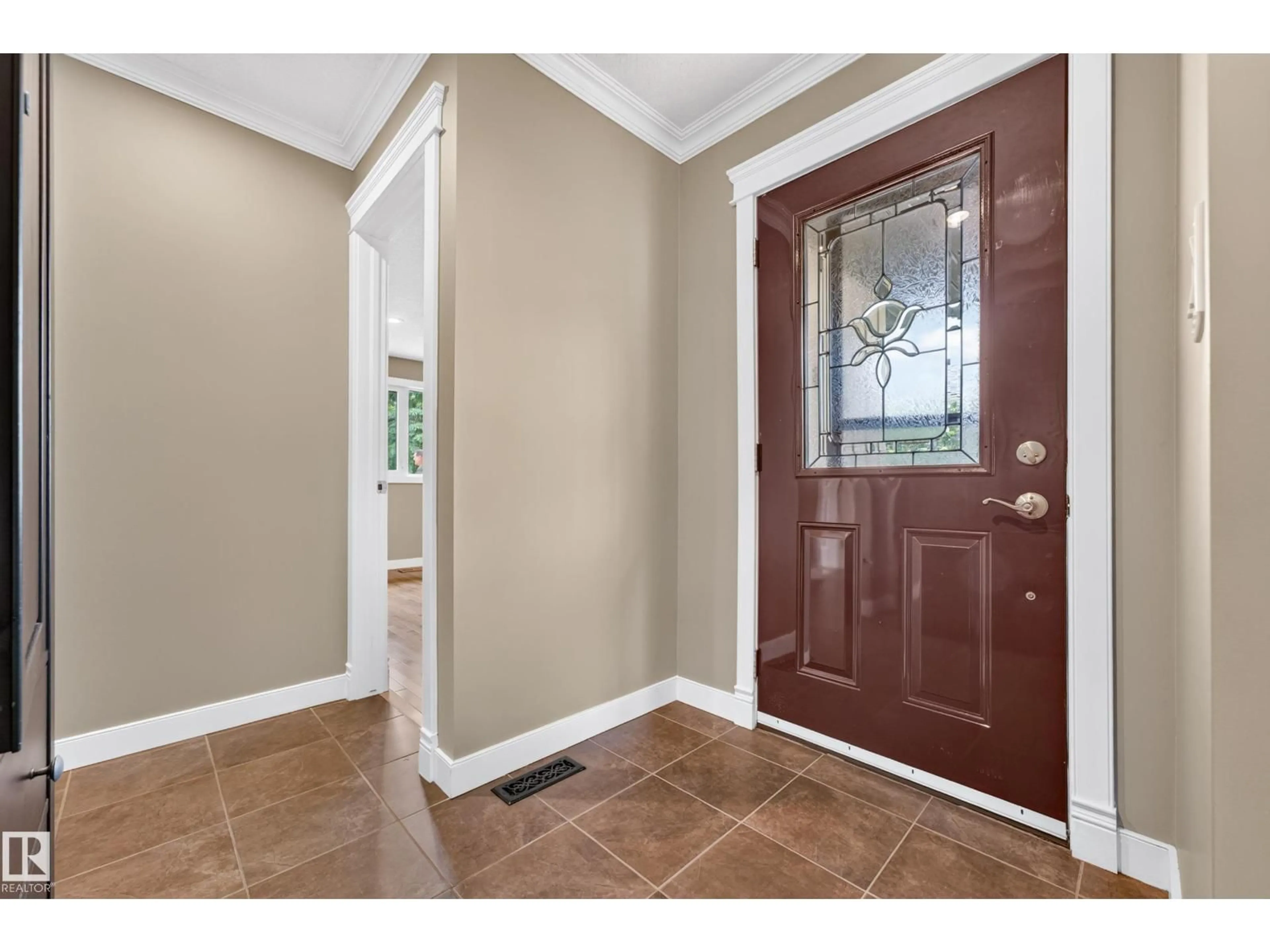 Indoor entryway for NW - 12819 45 ST, Edmonton Alberta T5A2K3