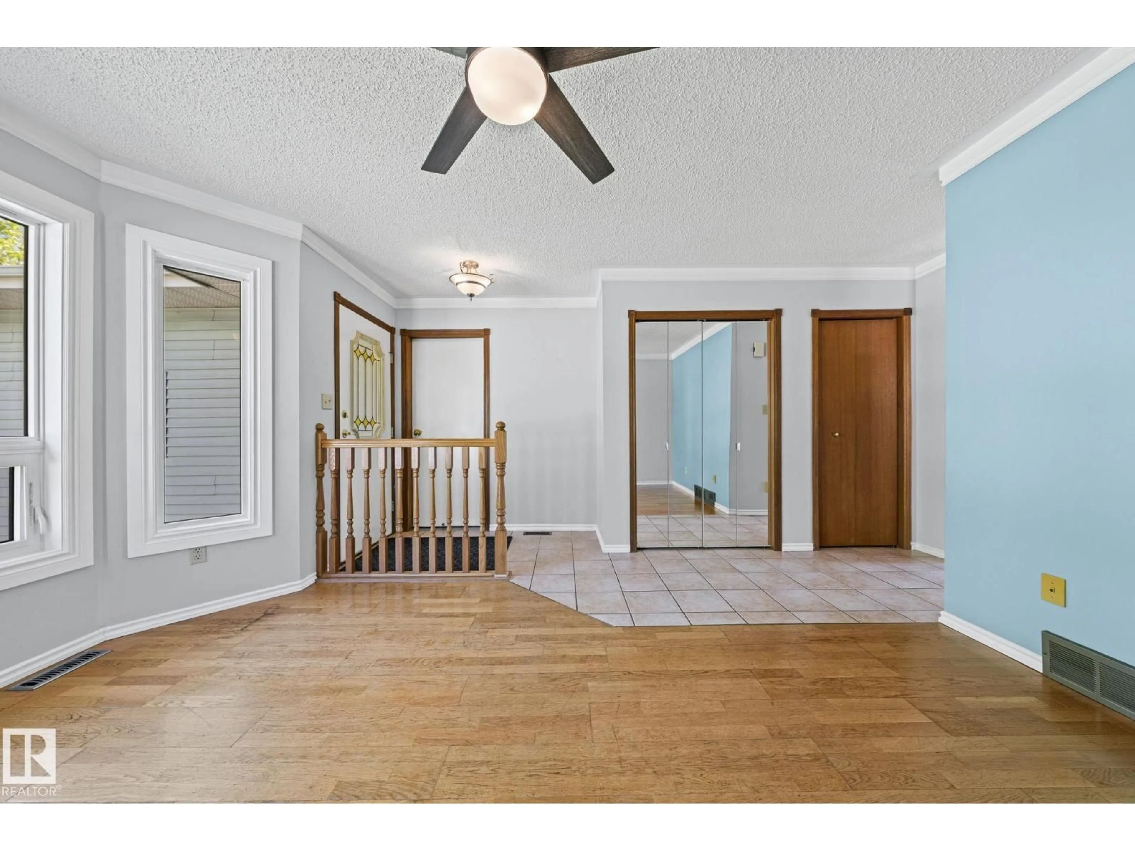 Indoor entryway for 32 DANFORTH CR, St. Albert Alberta T8N4W9