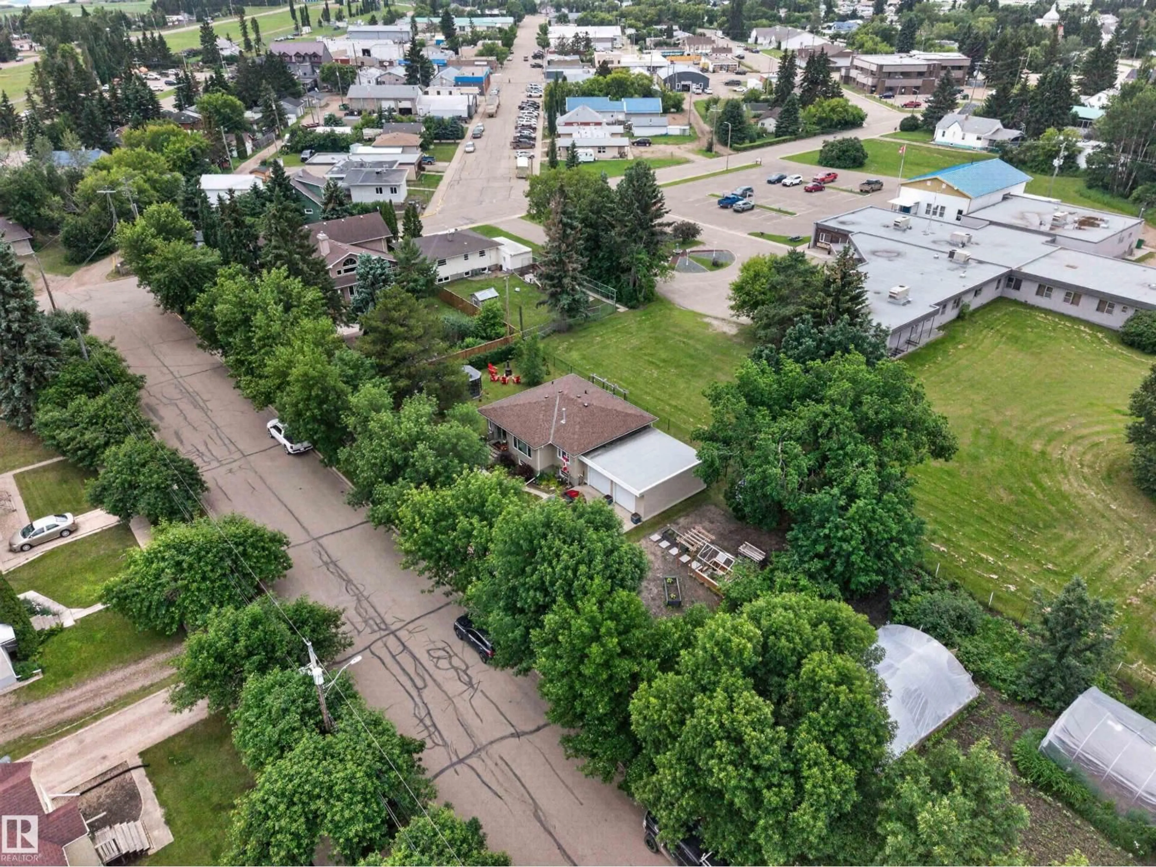 A pic from outside/outdoor area/front of a property/back of a property/a pic from drone, street for 5012 46 ST, Smoky Lake Town Alberta T0A3C0