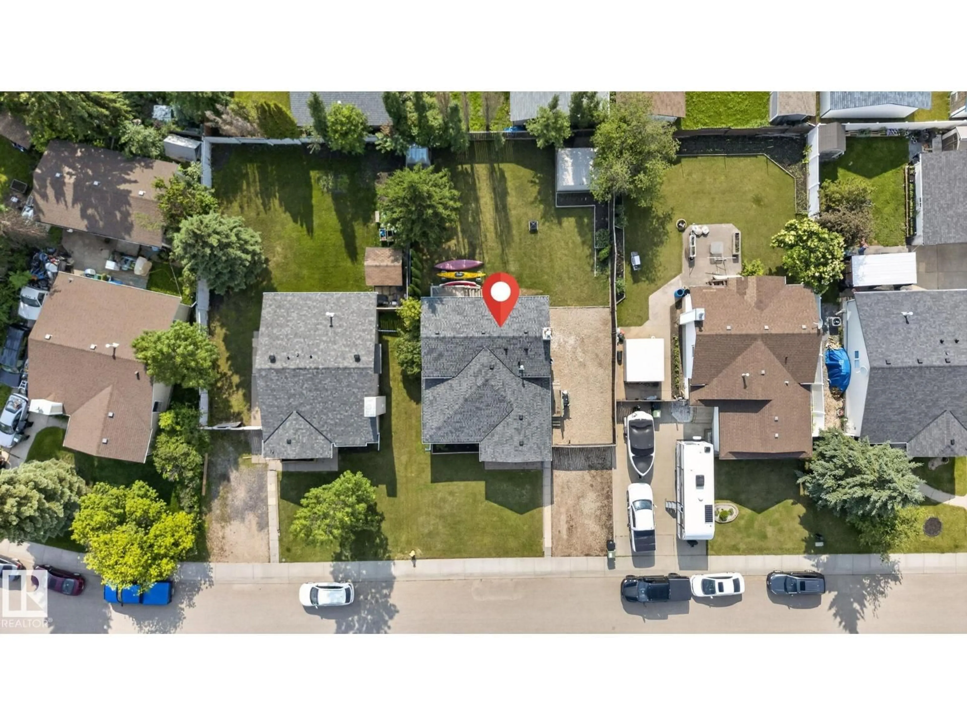 A pic from outside/outdoor area/front of a property/back of a property/a pic from drone, street for 3218 41 ST, Leduc Alberta T9E6B9