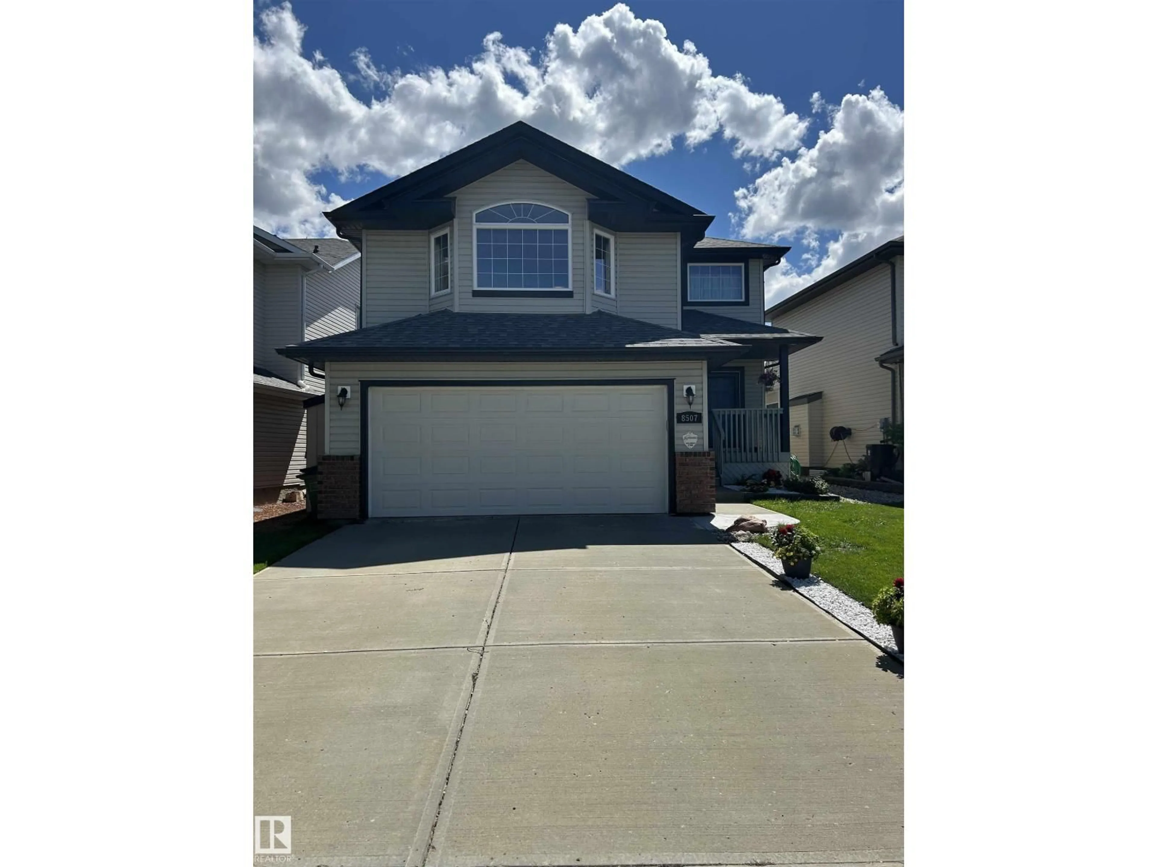 Home with vinyl exterior material, street for 8507 179 AV, Edmonton Alberta T5Z0C1