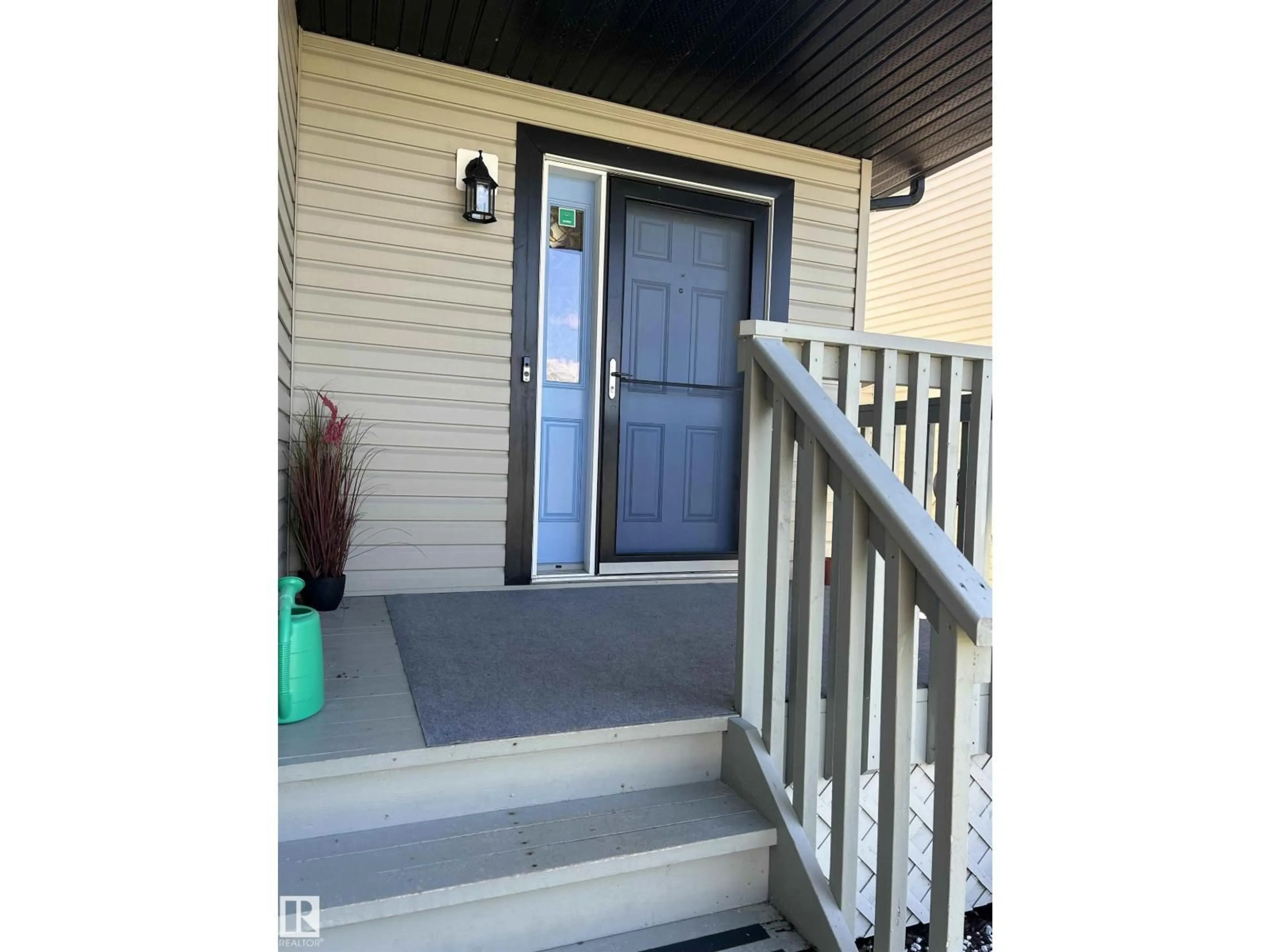 Indoor entryway for 8507 179 AV, Edmonton Alberta T5Z0C1