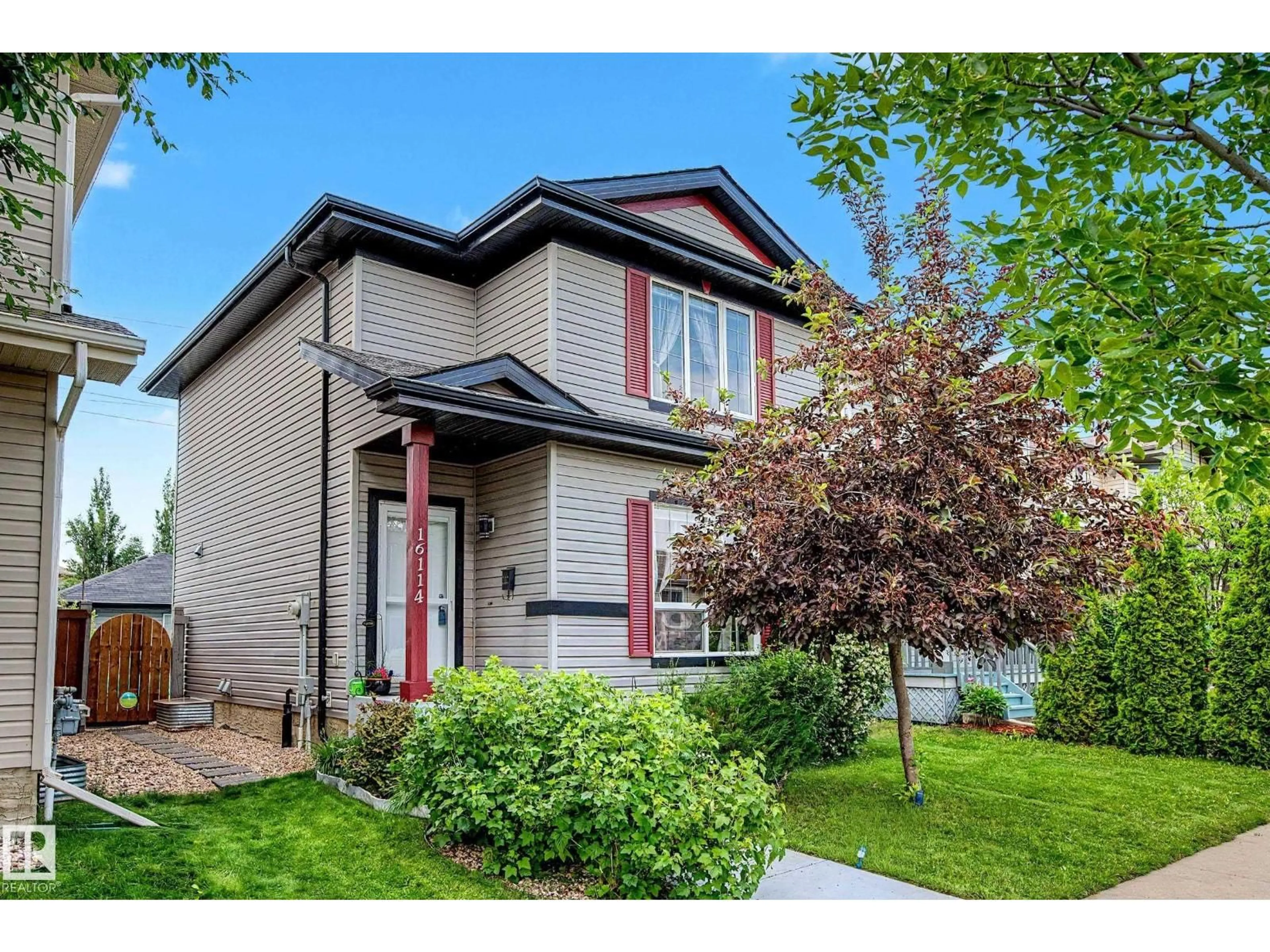 Home with vinyl exterior material, street for NW - 16114 43 ST, Edmonton Alberta T5Y0G5