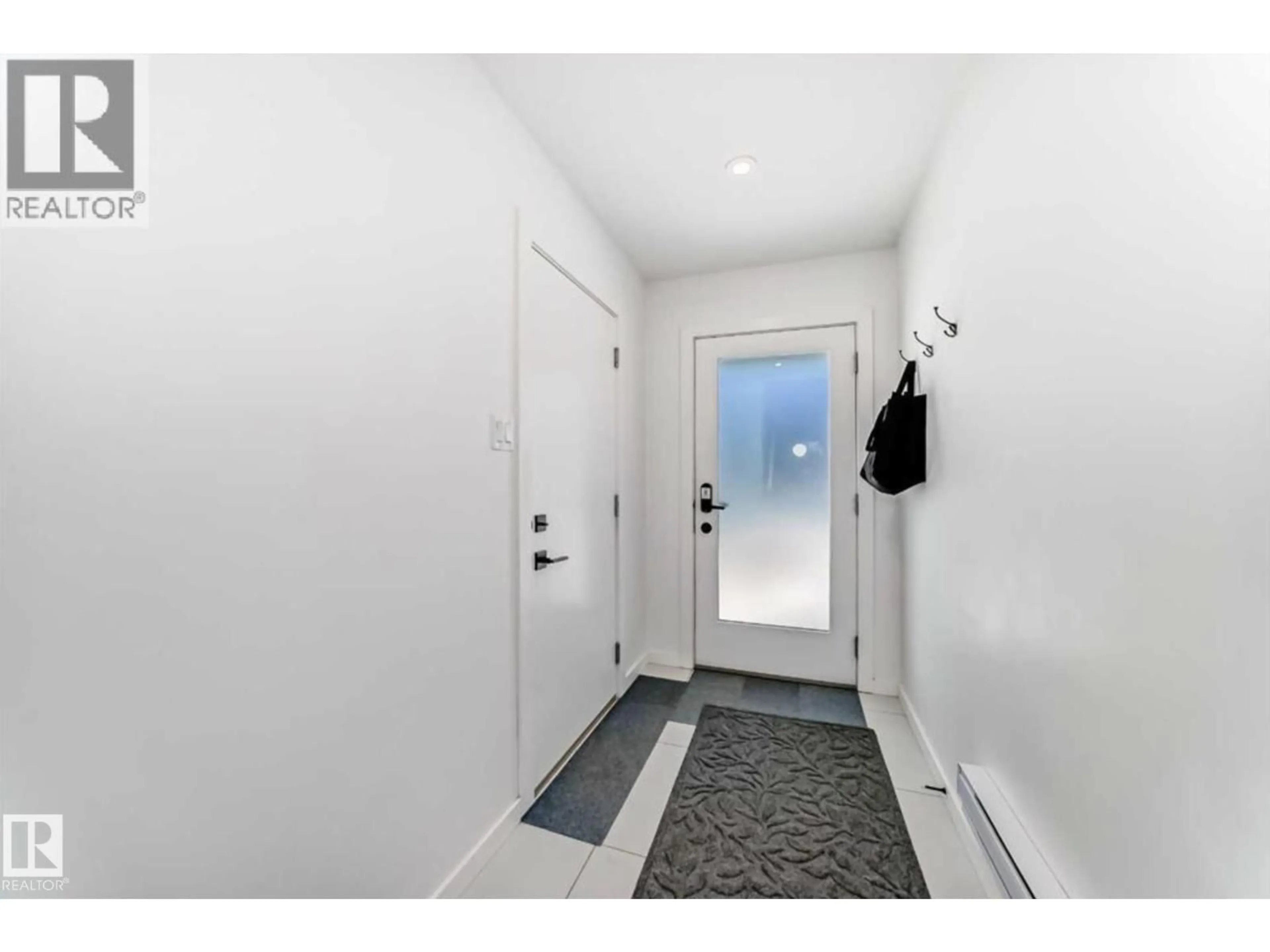 Indoor entryway for 1304 RUTHERFORD RD, Edmonton Alberta T6W0B4