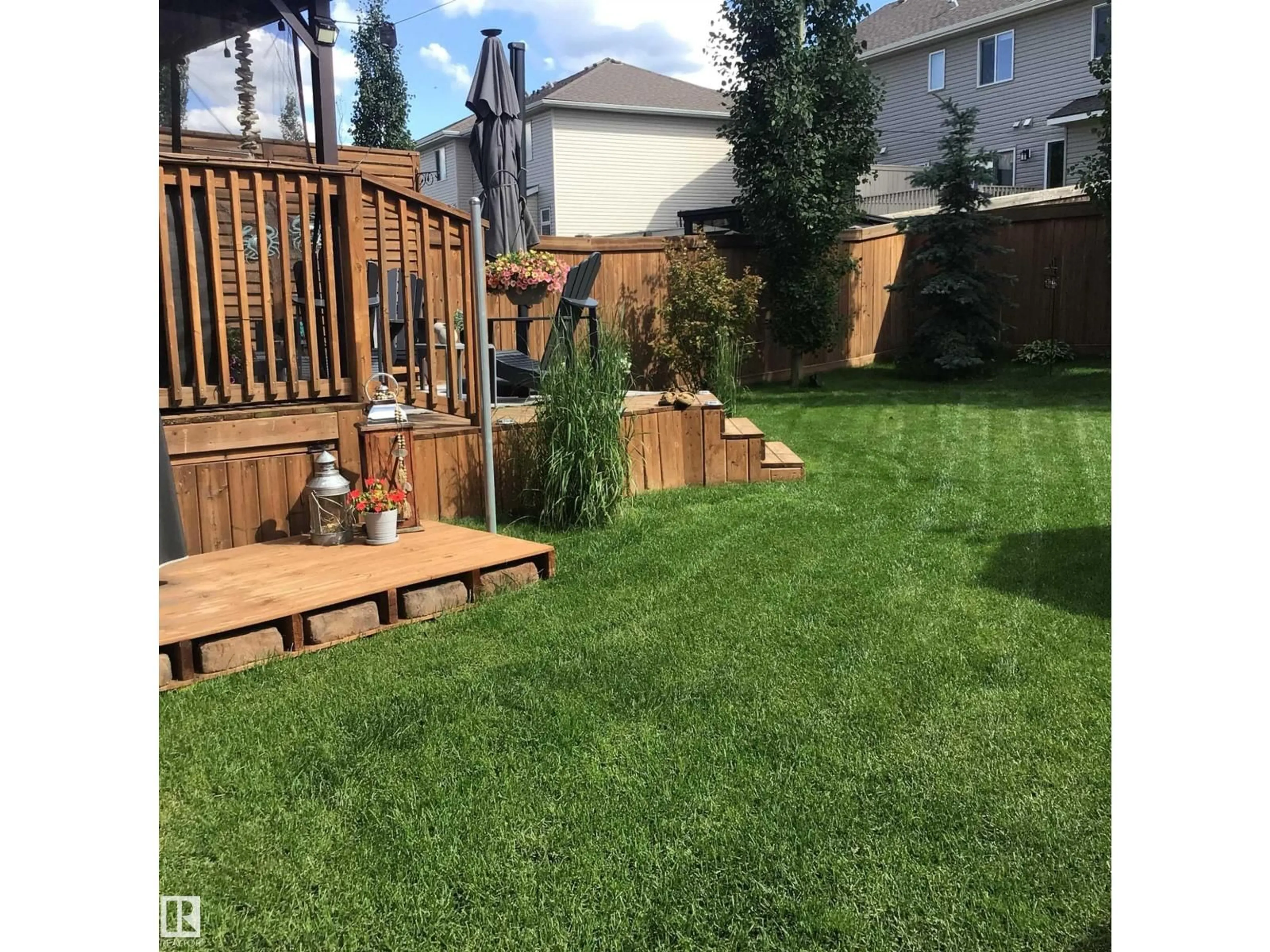 Patio, street for 145 SUMMERSTONE LN, Sherwood Park Alberta T8H0Y4
