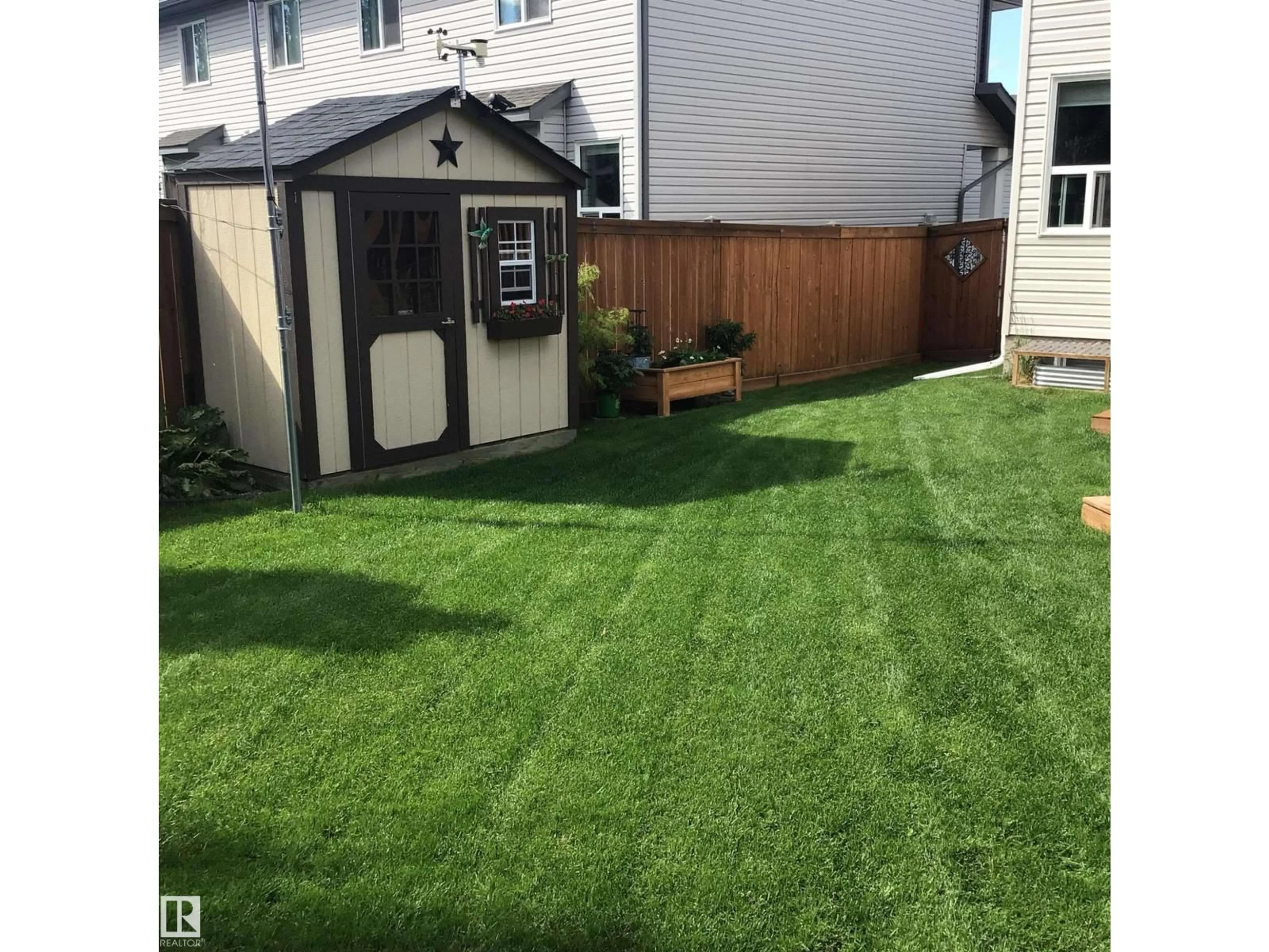 Patio, street for 145 SUMMERSTONE LN, Sherwood Park Alberta T8H0Y4