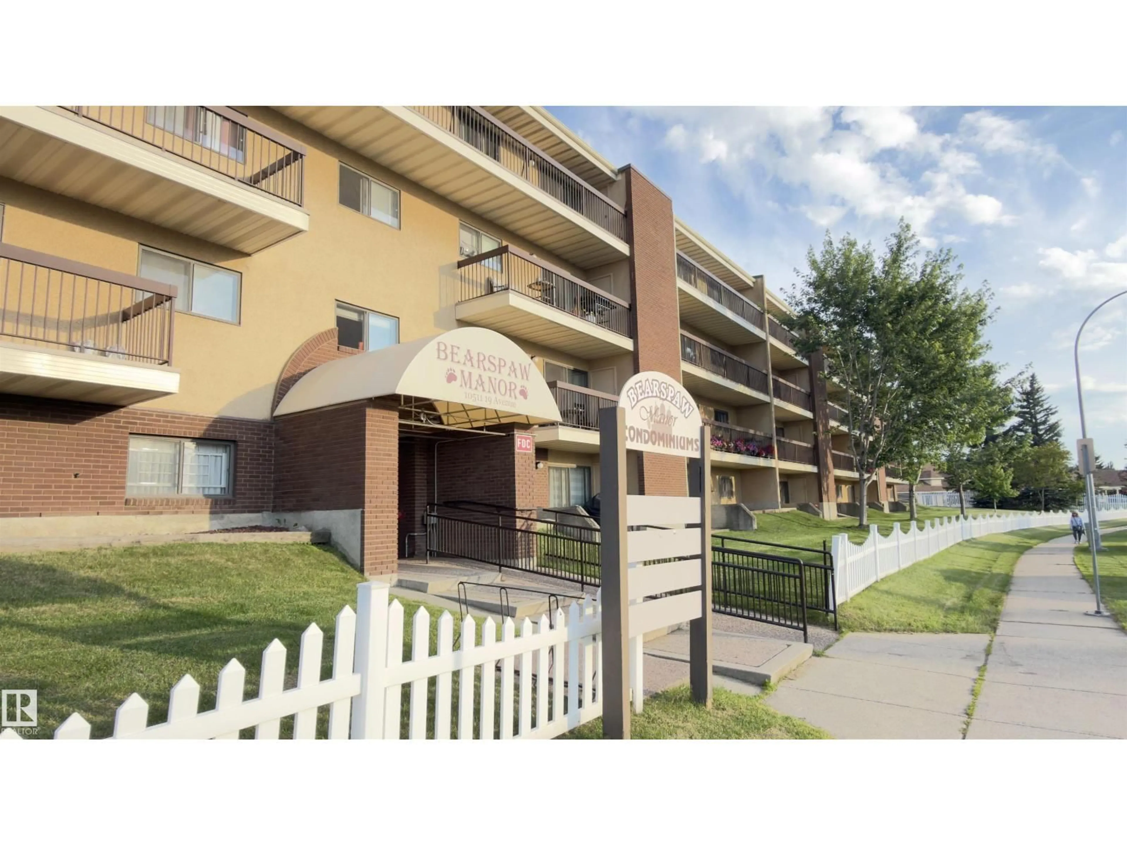 Patio, street for #103 - 10511 19 AV, Edmonton Alberta T6T5S8
