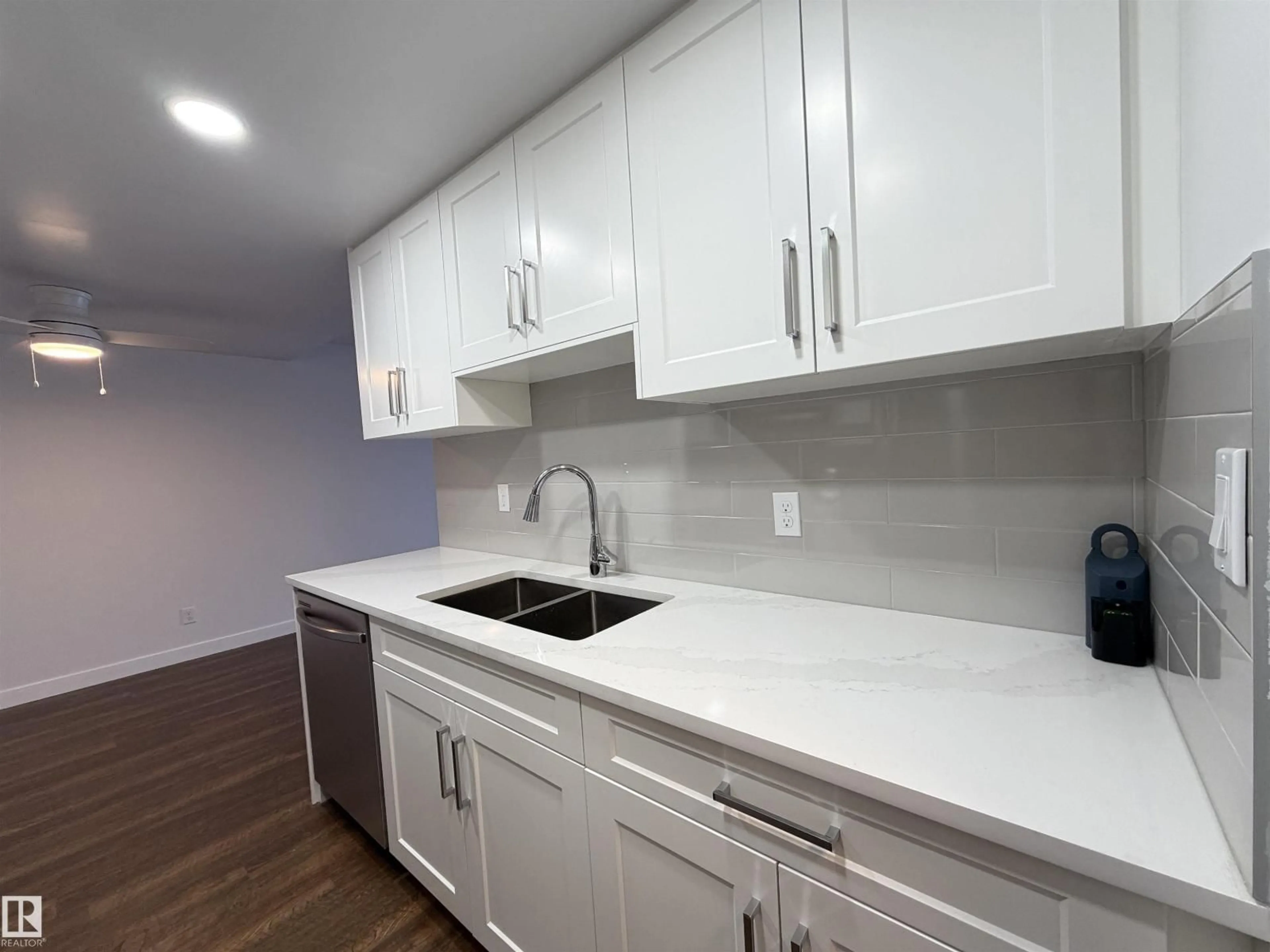Standard kitchen, unknown for #103 - 10511 19 AV, Edmonton Alberta T6T5S8
