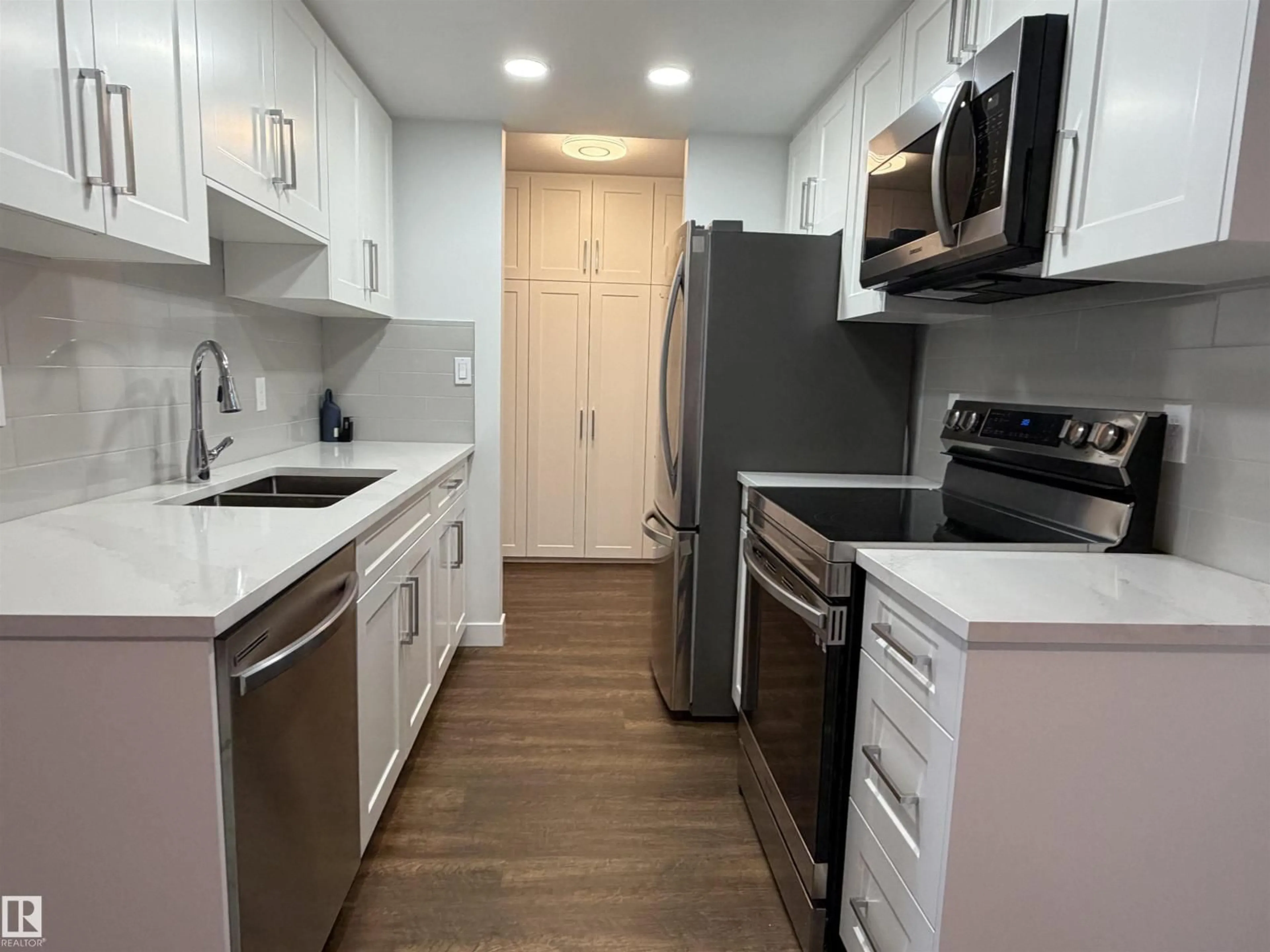 Standard kitchen, unknown for #103 - 10511 19 AV, Edmonton Alberta T6T5S8