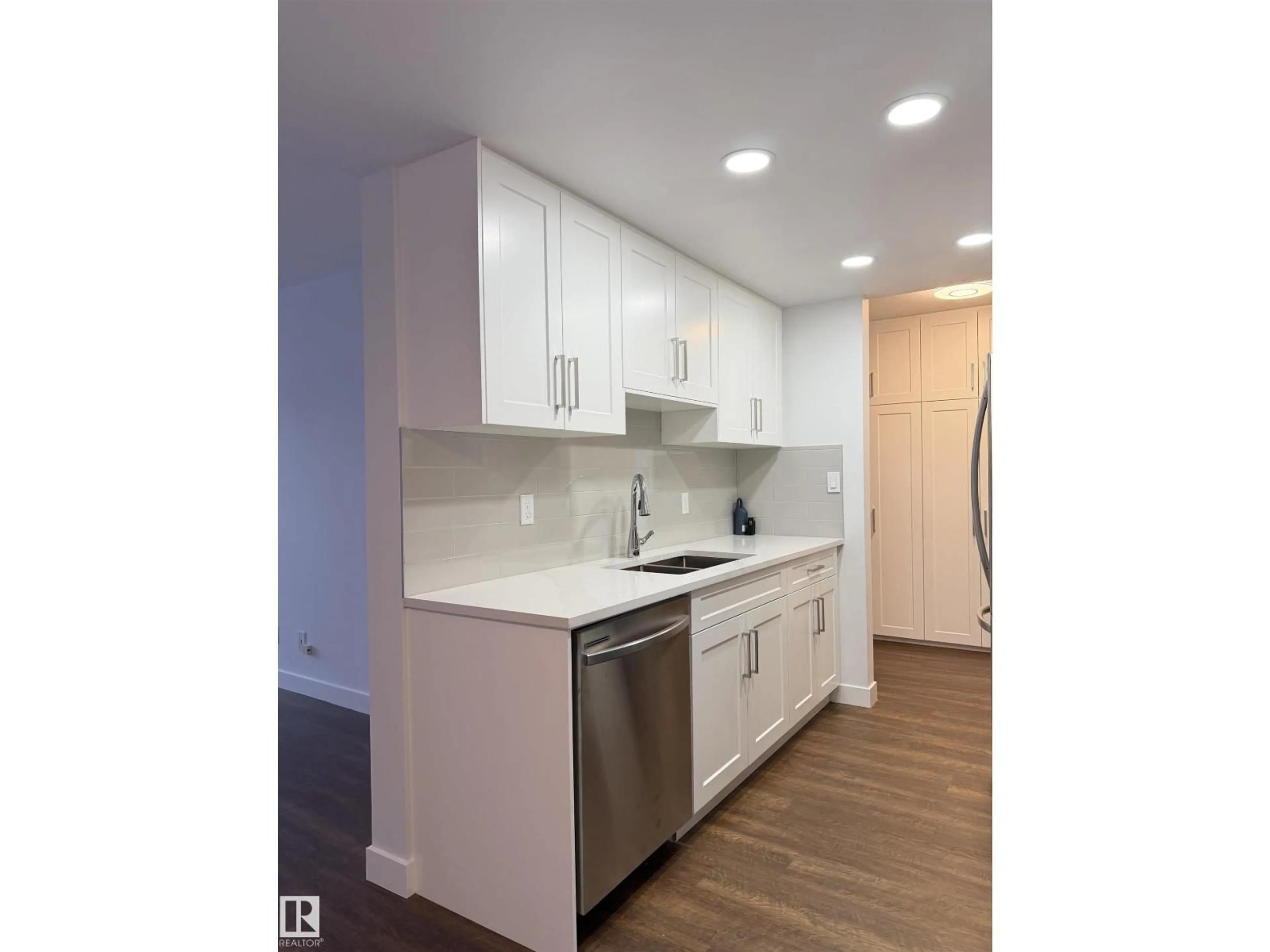 Standard kitchen, unknown for #103 - 10511 19 AV, Edmonton Alberta T6T5S8