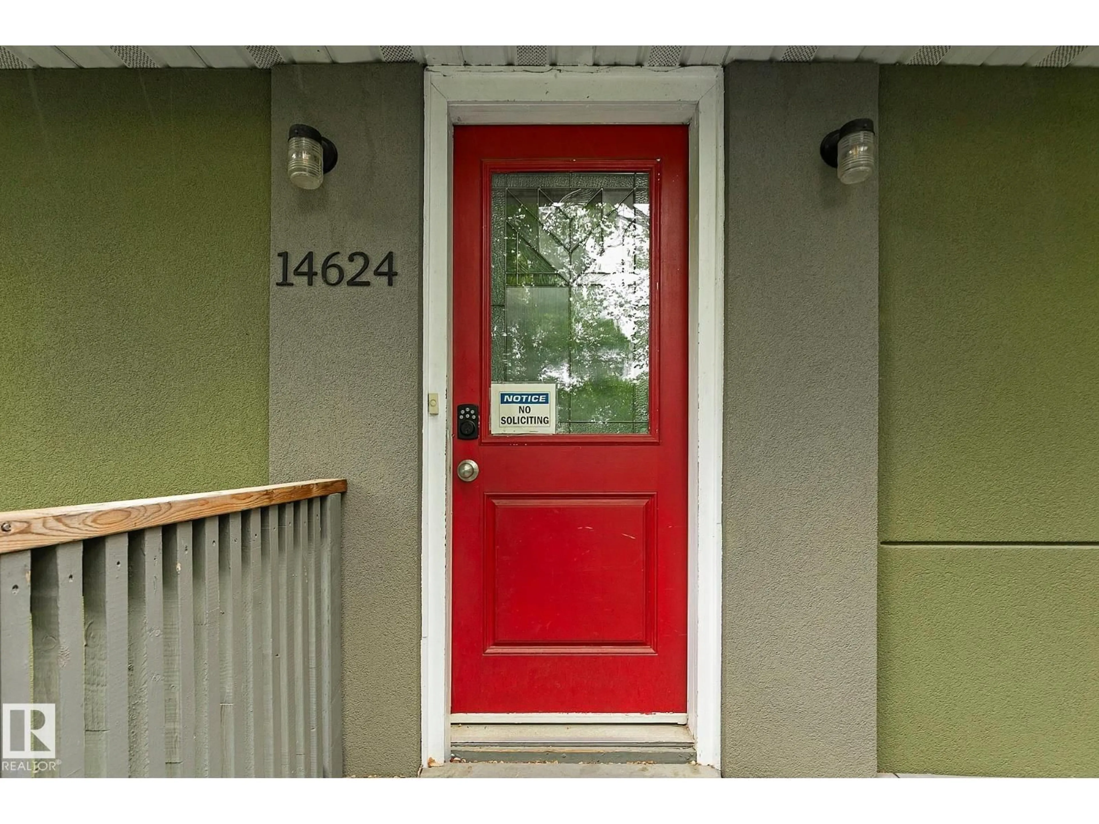 Indoor entryway for NW - 14624 110A AV, Edmonton Alberta T5N1K1