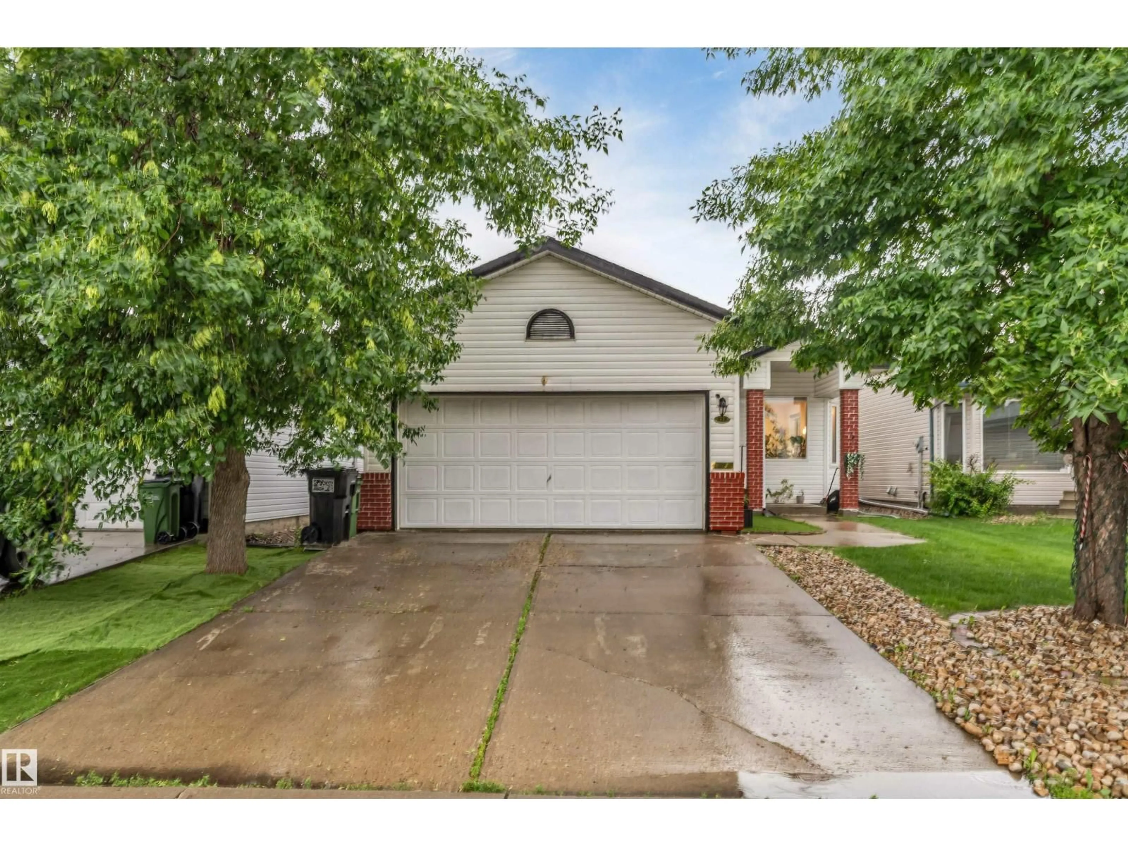 Unknown for 312 BERINGER CR, Edmonton Alberta T5T6B6