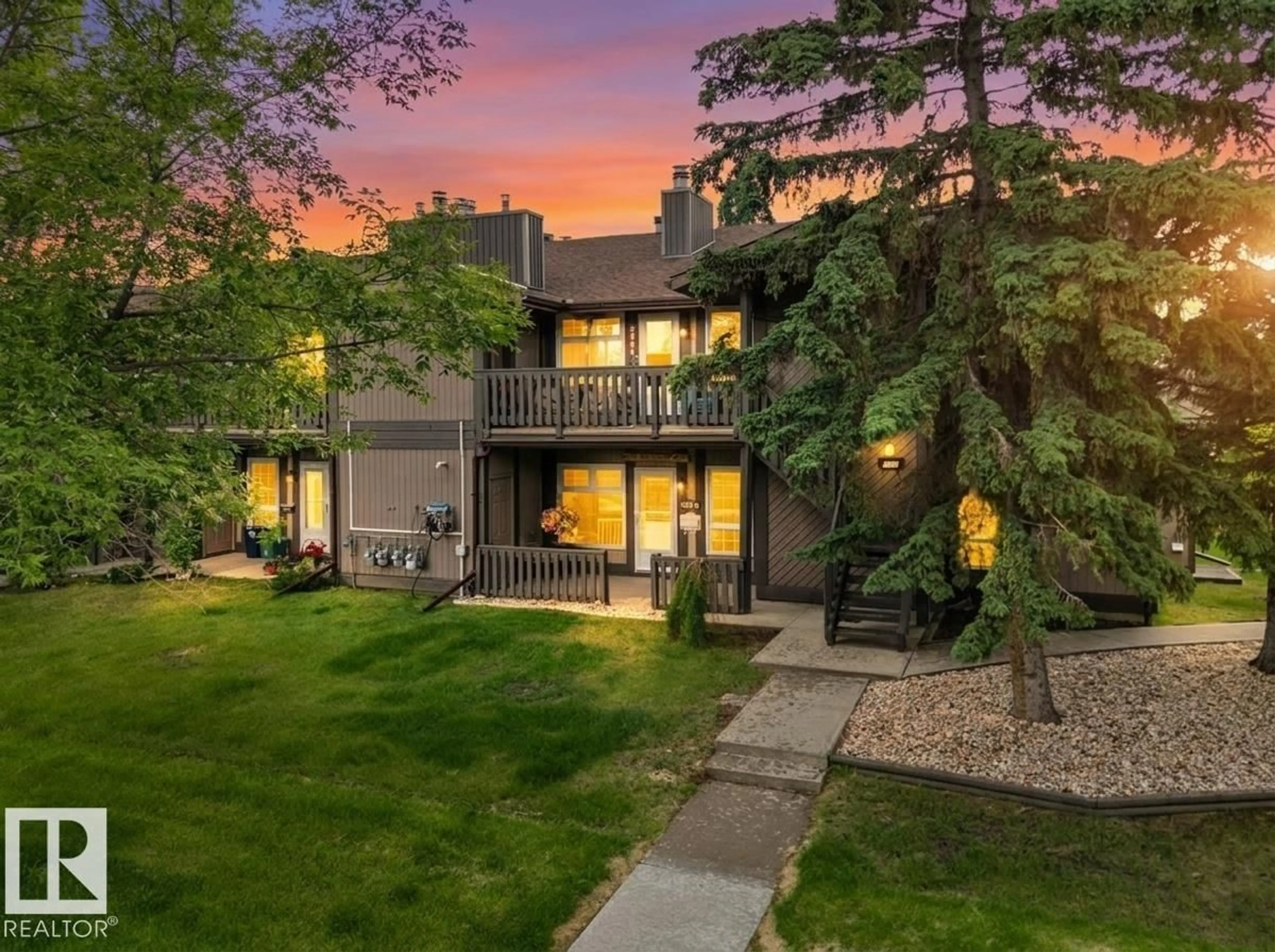 A pic from outside/outdoor area/front of a property/back of a property/a pic from drone, unknown for NW - 5802 172 ST, Edmonton Alberta T6M1B4