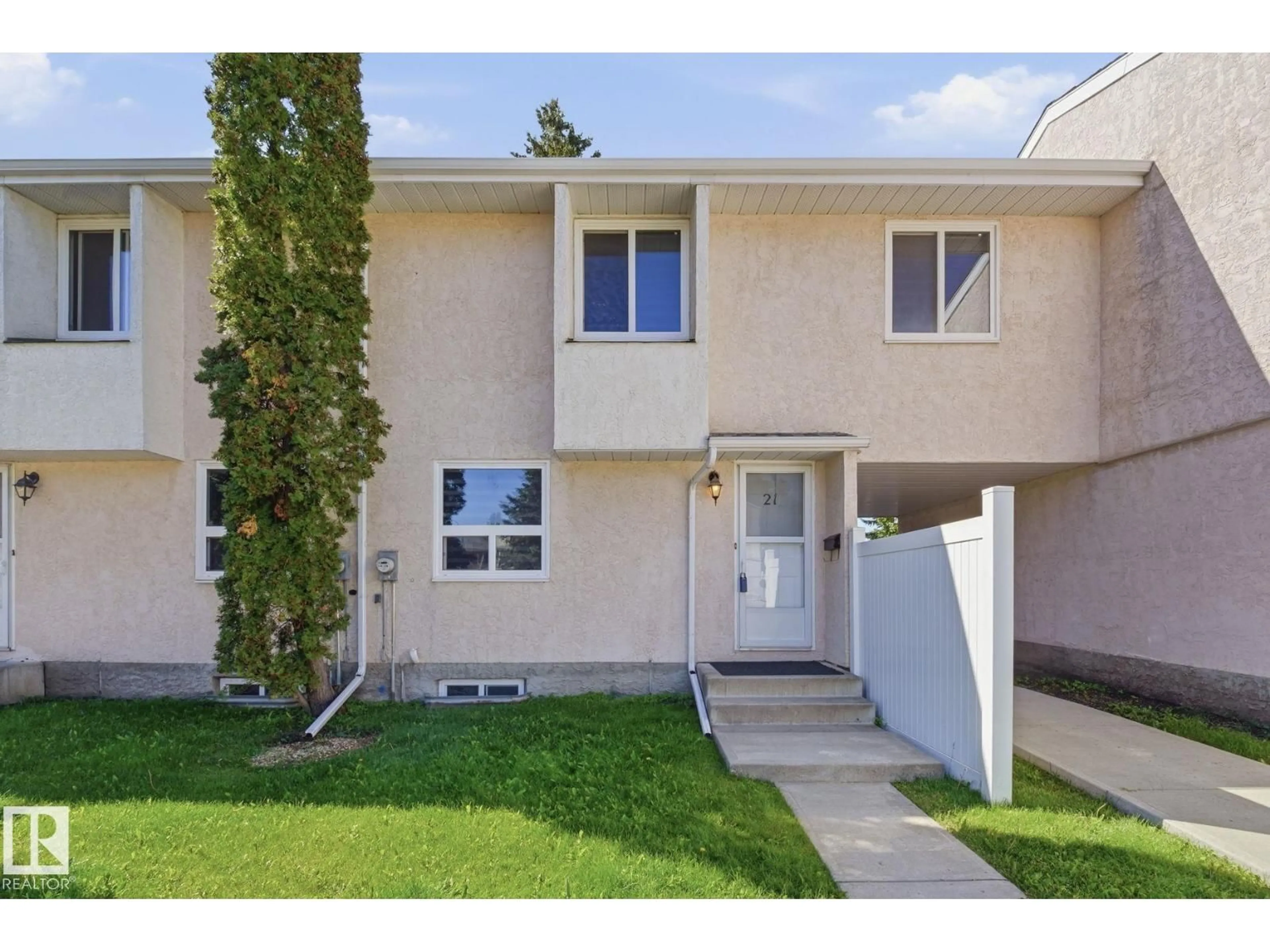 Home with vinyl exterior material, street for NW - 21 LAKEWOOD VG, Edmonton Alberta T6K2B3