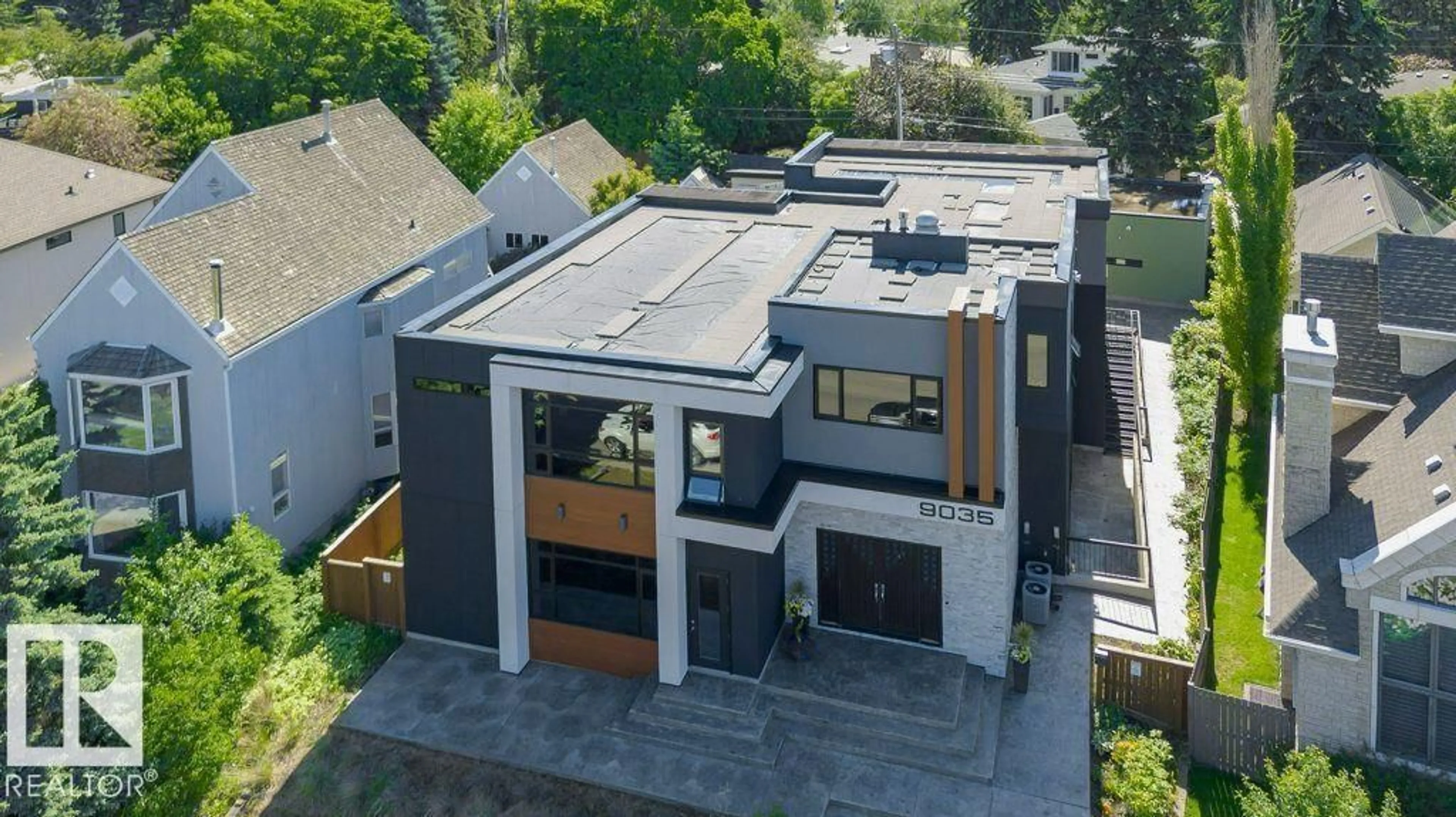 A pic from outside/outdoor area/front of a property/back of a property/a pic from drone, building for 9035 SASKATCHEWAN DR, Edmonton Alberta T6G2B2