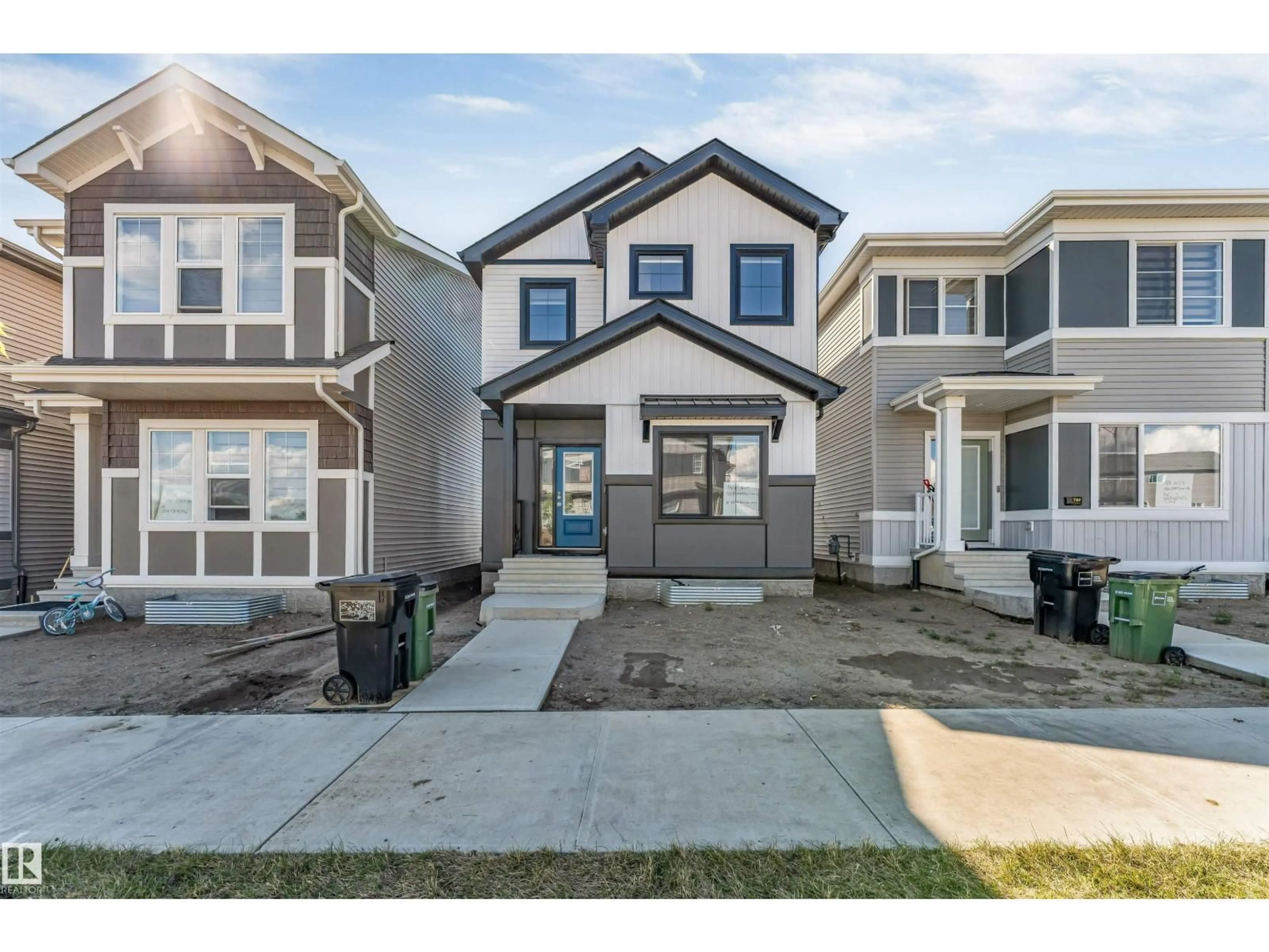 Home with vinyl exterior material, street for 788 MATTSON DR, Edmonton Alberta T6X1A3