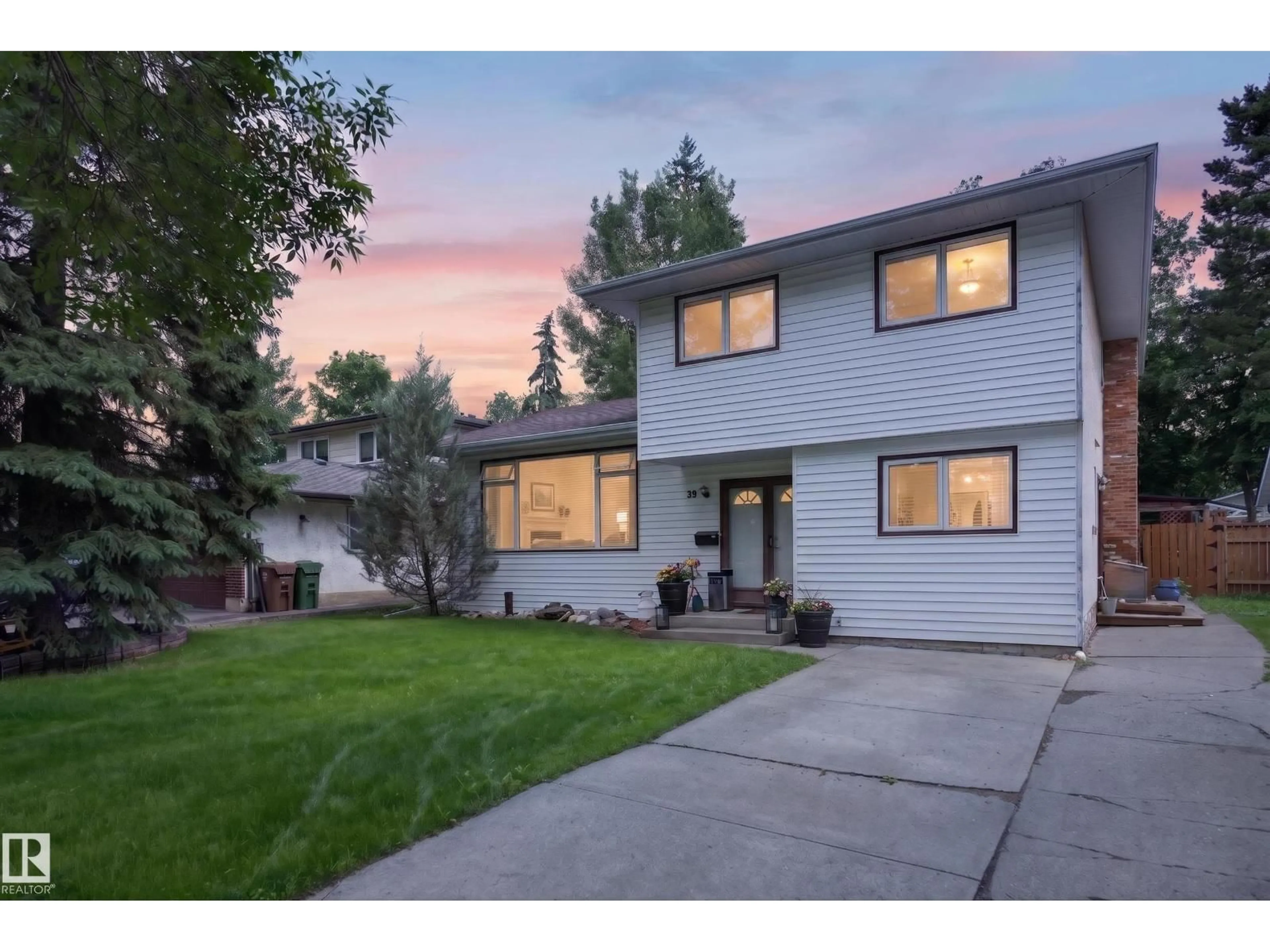 Home with vinyl exterior material, street for 59 FAIR OAKS DR, St. Albert Alberta T8N1P9