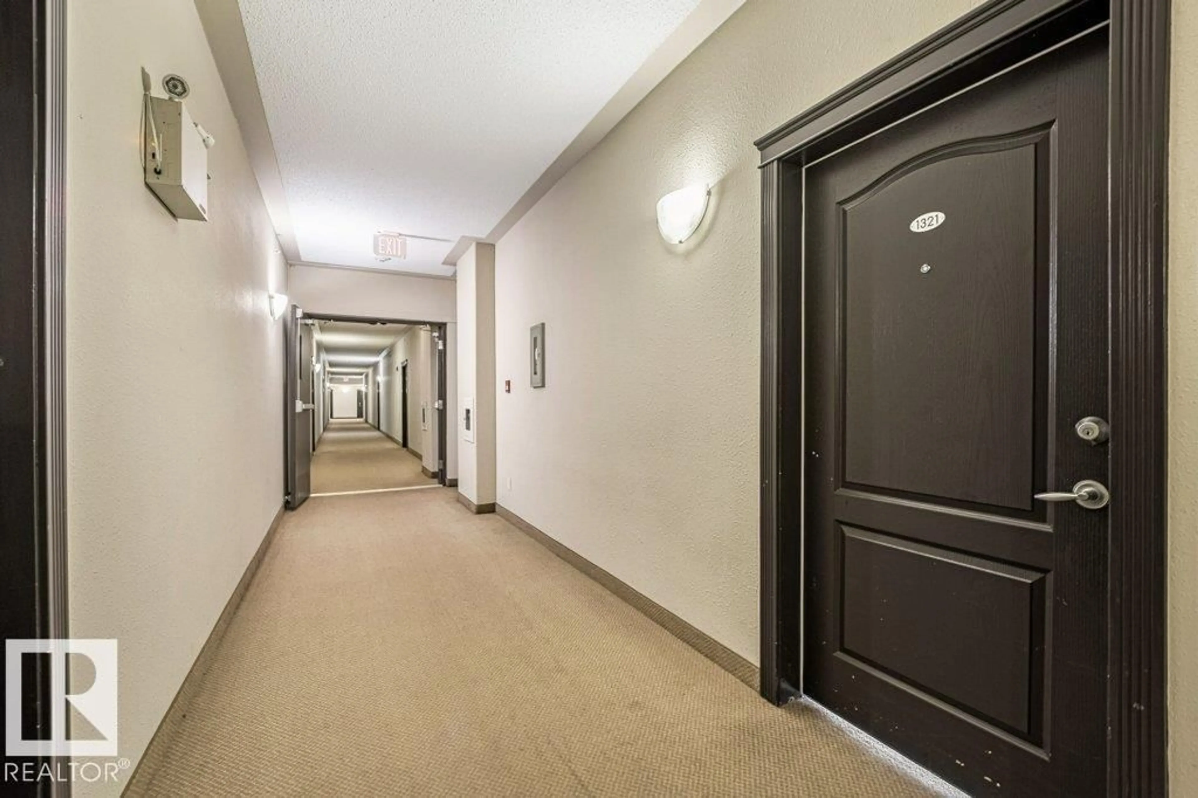 Indoor foyer for 7339 - 1321 SOUTH TERWILLEGAR DR, Edmonton Alberta T6R0E1